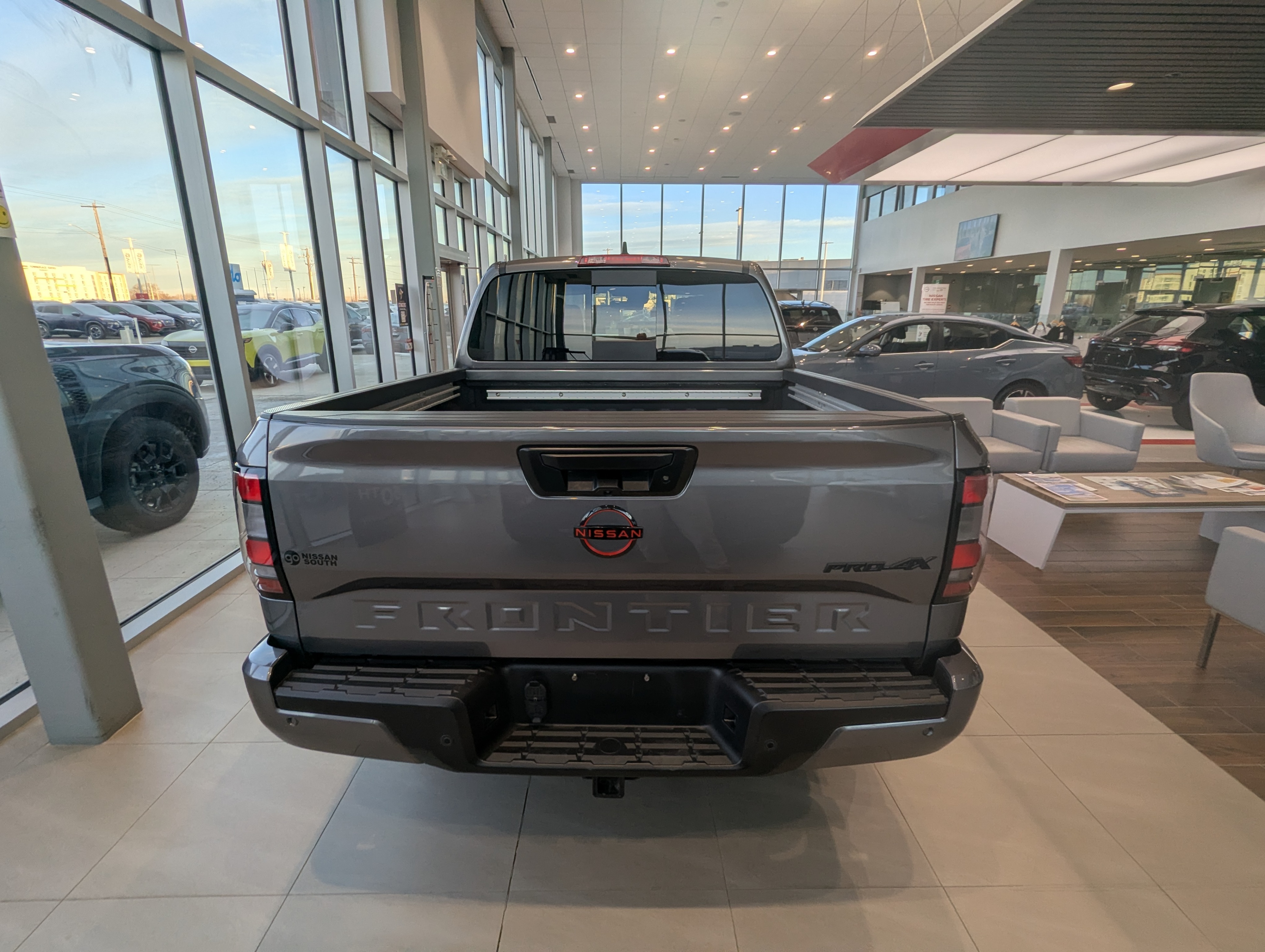 2024 Nissan Frontier PRO-4X NISMO - photo 4