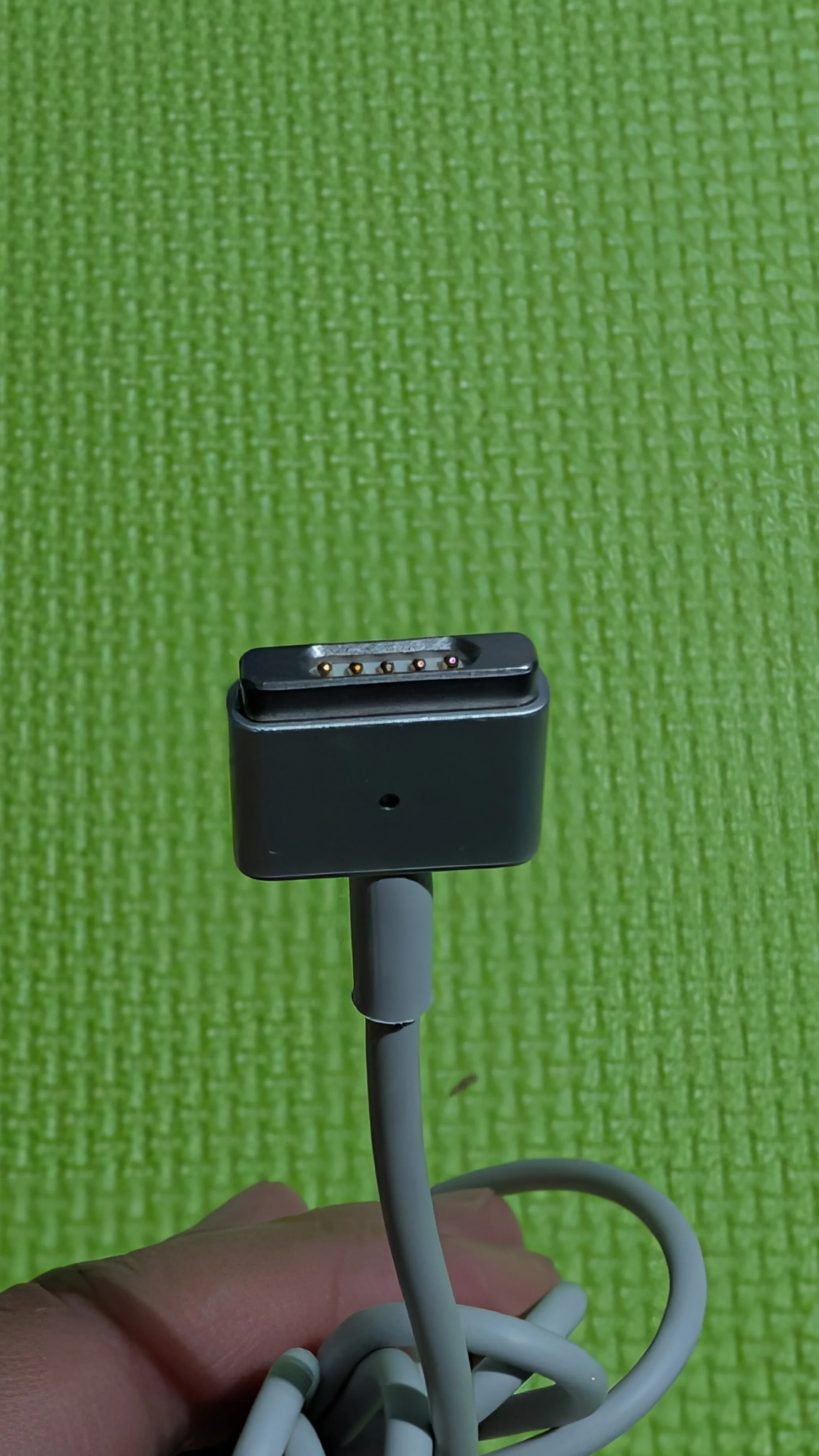 MacBook Pro Charger - 85W T-Tip Power Adapter image indicator(5)