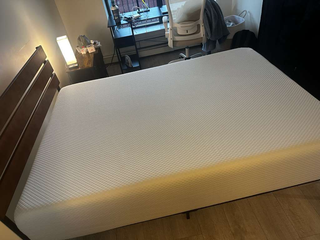 Memory Foam 12 inch Full Mattress Extremely Comfortable - photo 3