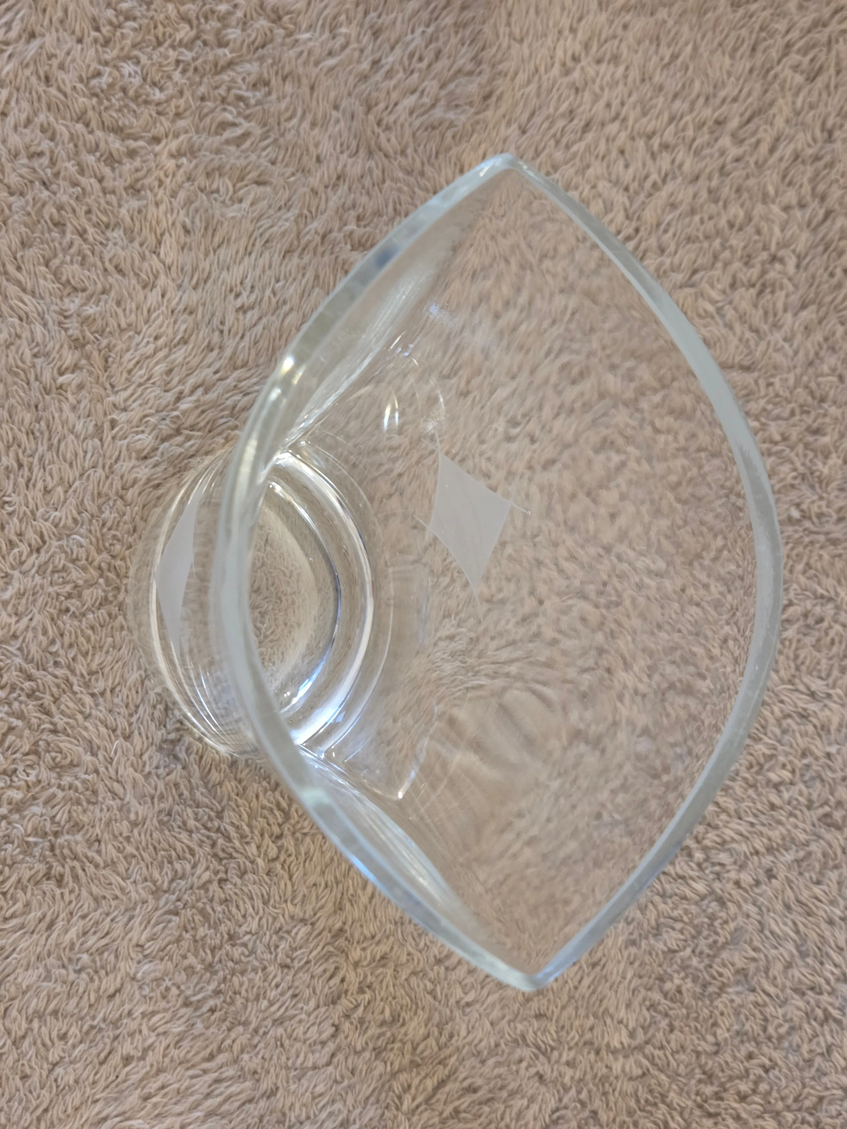 Modern clear glass vase, frosted diamond pattern, 19.5 cm image indicator(4)
