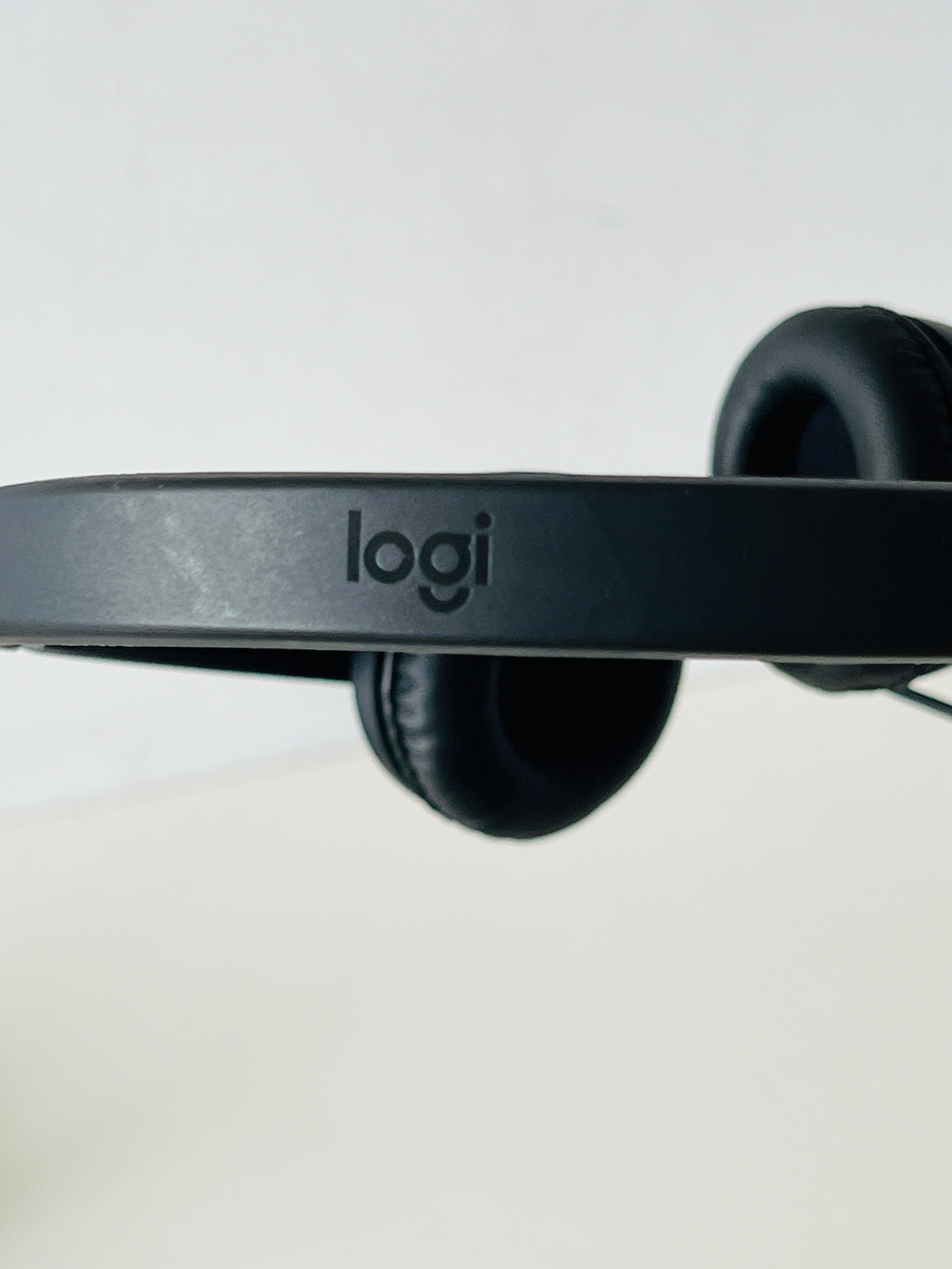 Logi Headset for office use with inhand volume controls - photo 2