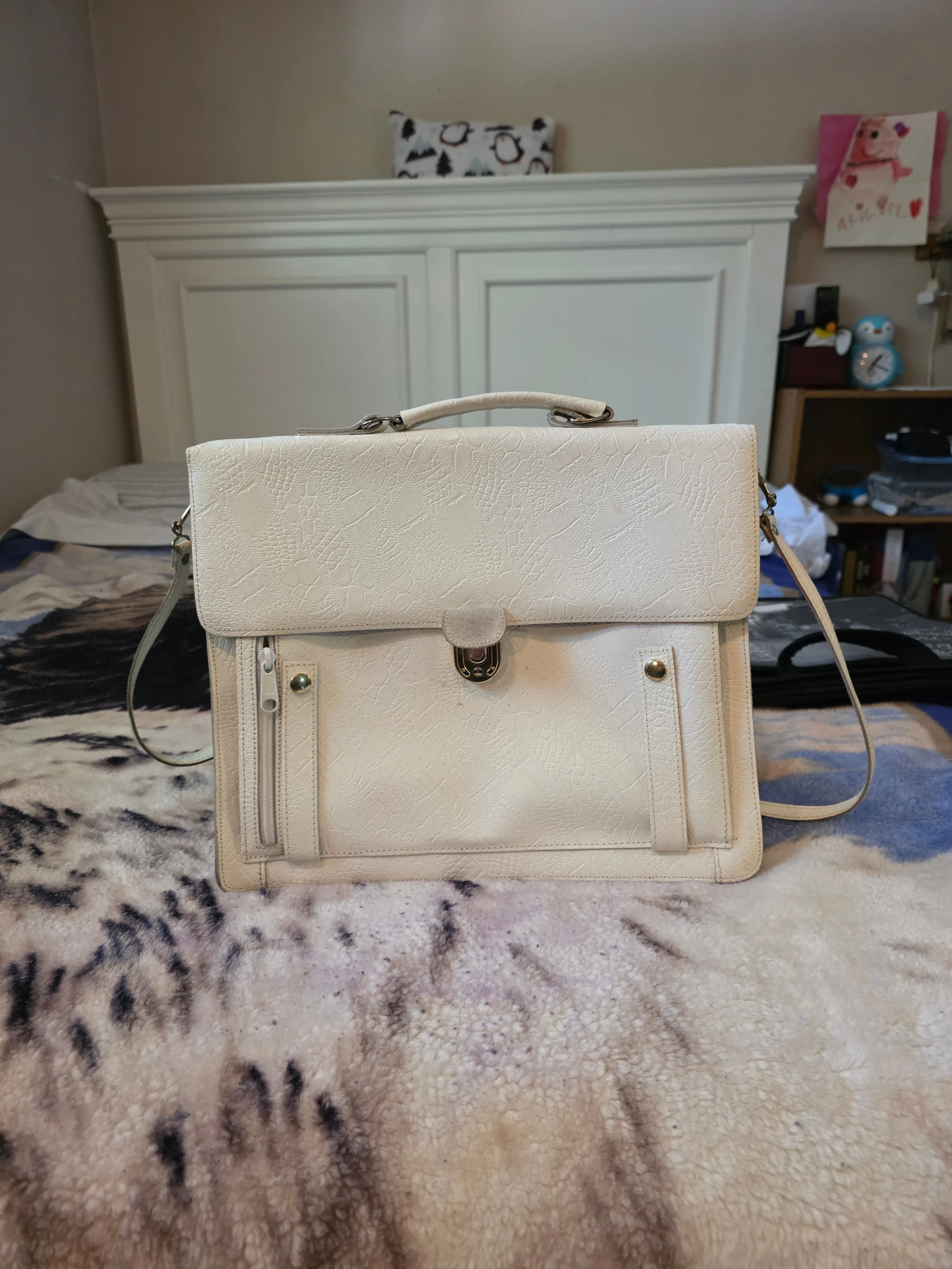 White  Leather Shoulder Bag image indicator(2)