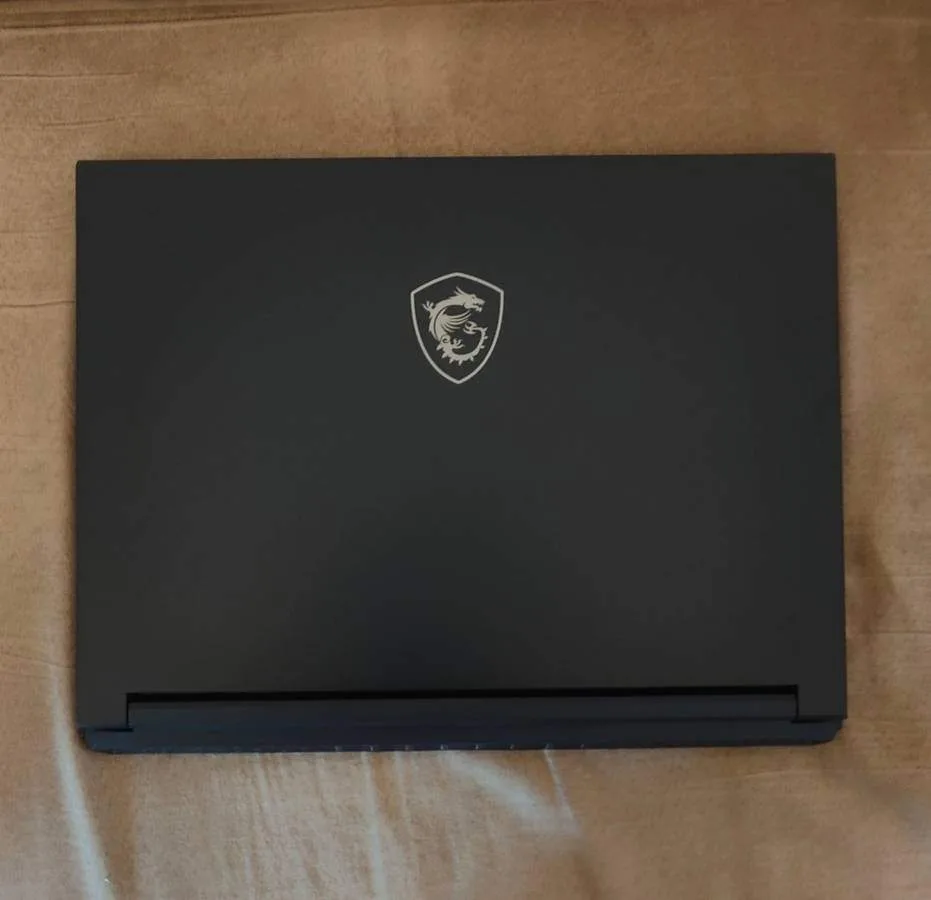 msi stealth 14 studio gaming laptop with 32gb ram, rtx 4060, i7 image indicator(2)