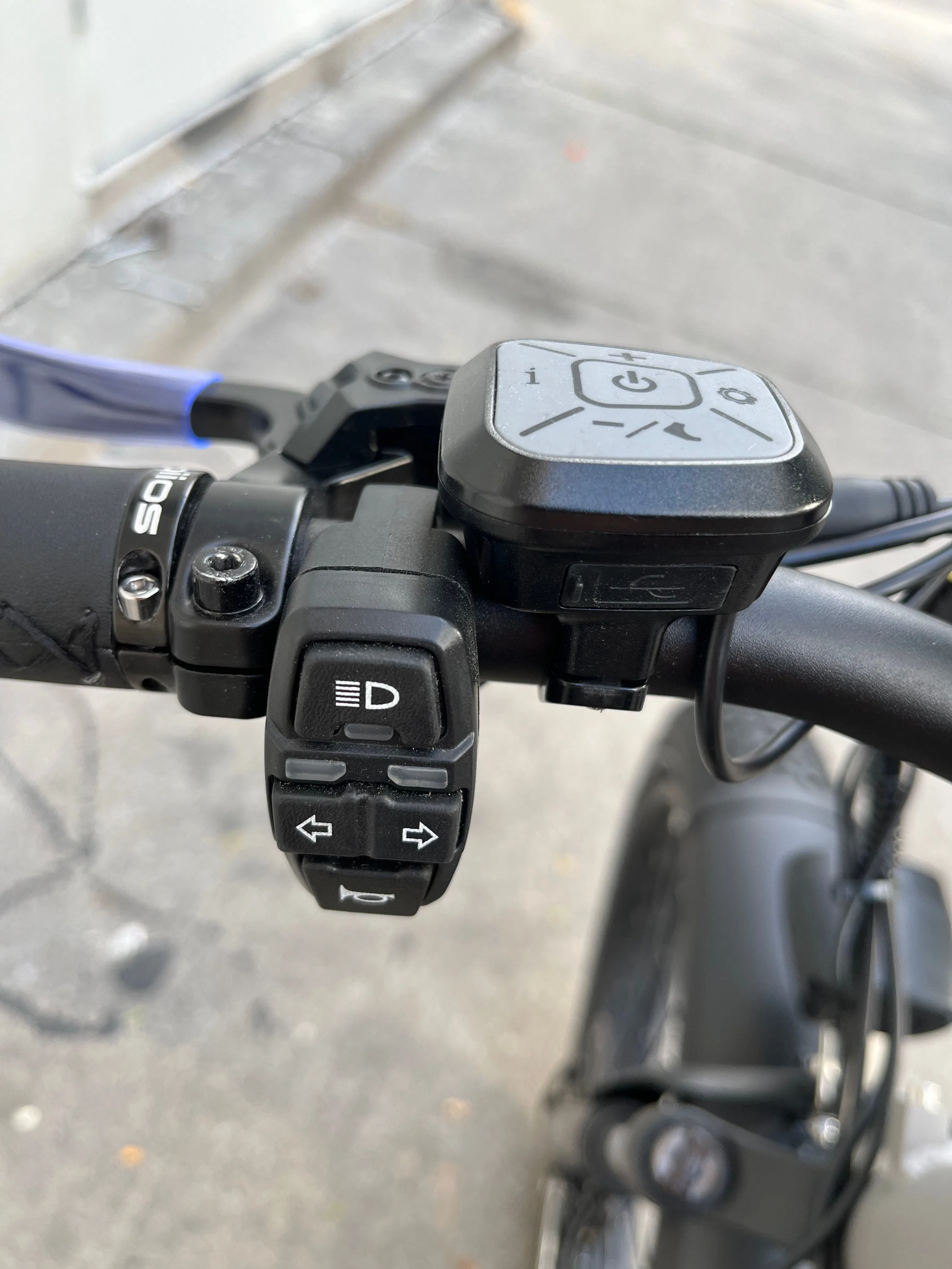 OIIOS Quanta Electric Bicycle | Showroom Demo / Full Warranty image indicator(9)