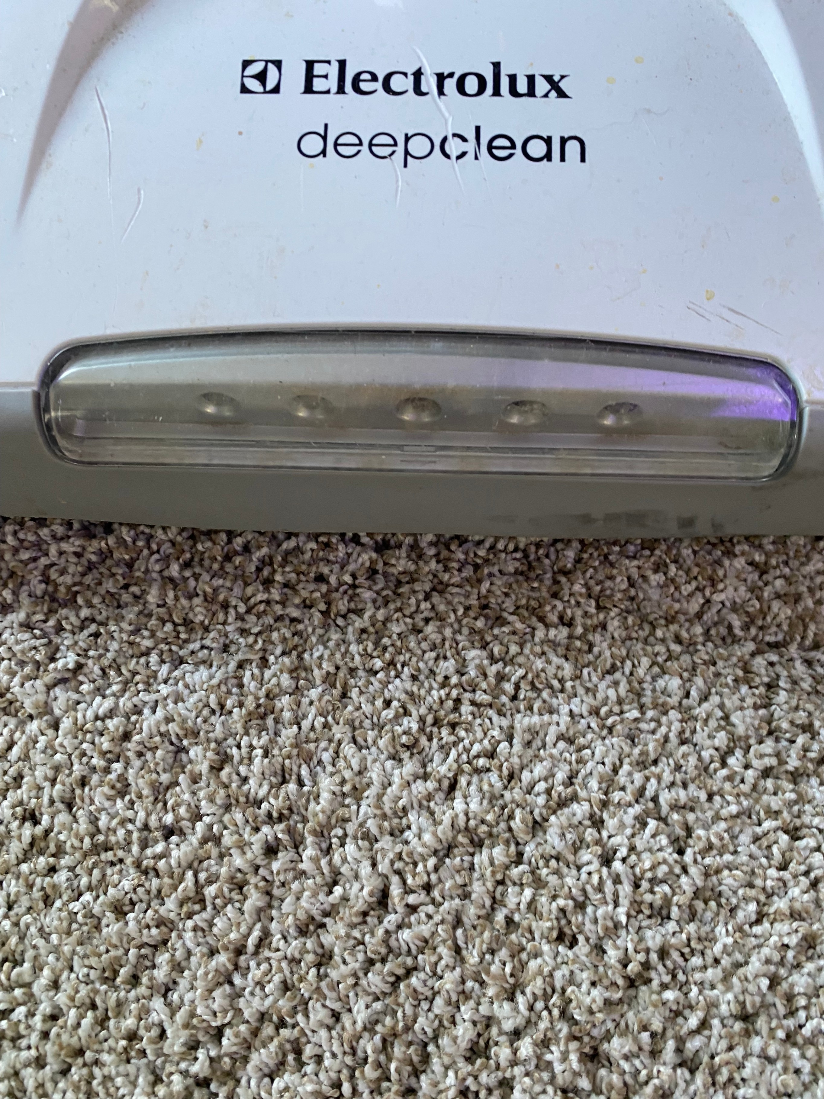 Electrolux Hepa Vacuum - photo 3