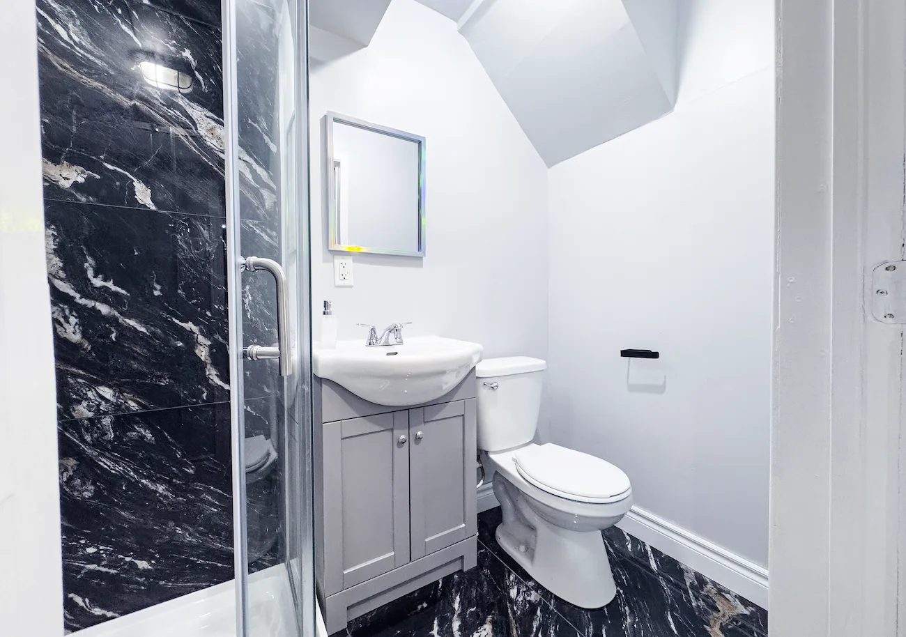 1 Bedroom + a small Den For Rent - Move In Ready image indicator(3)