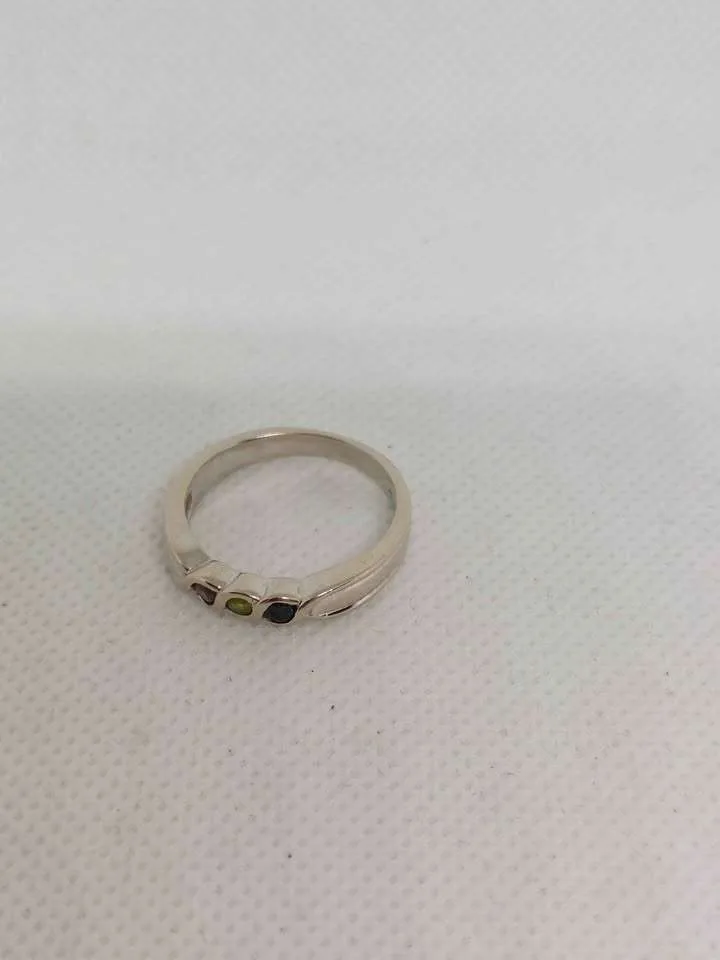 10K White Gold ring size 8 image indicator(5)