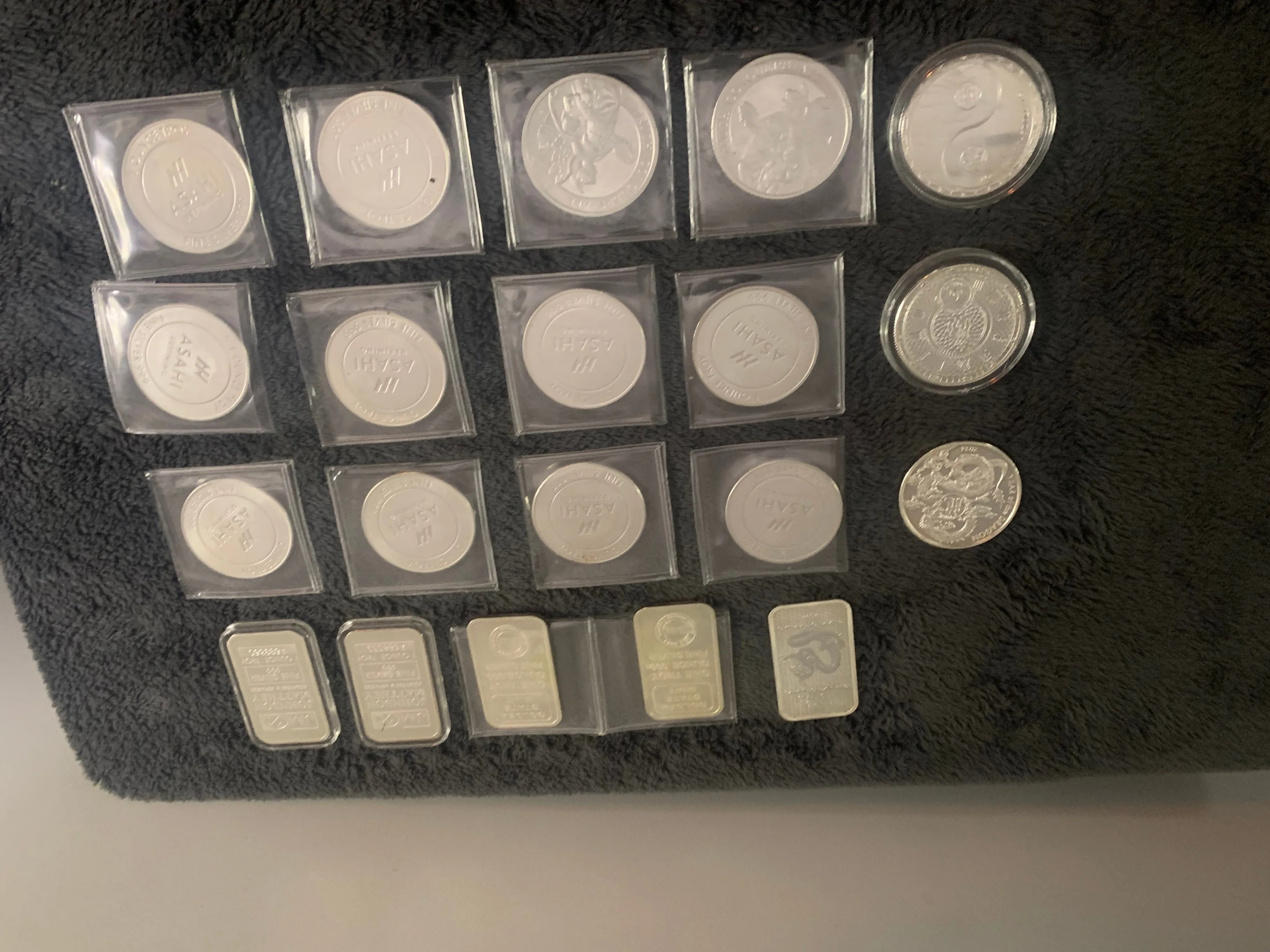 Lot of 20 1oz Coins / Silver Bars image indicator(2)