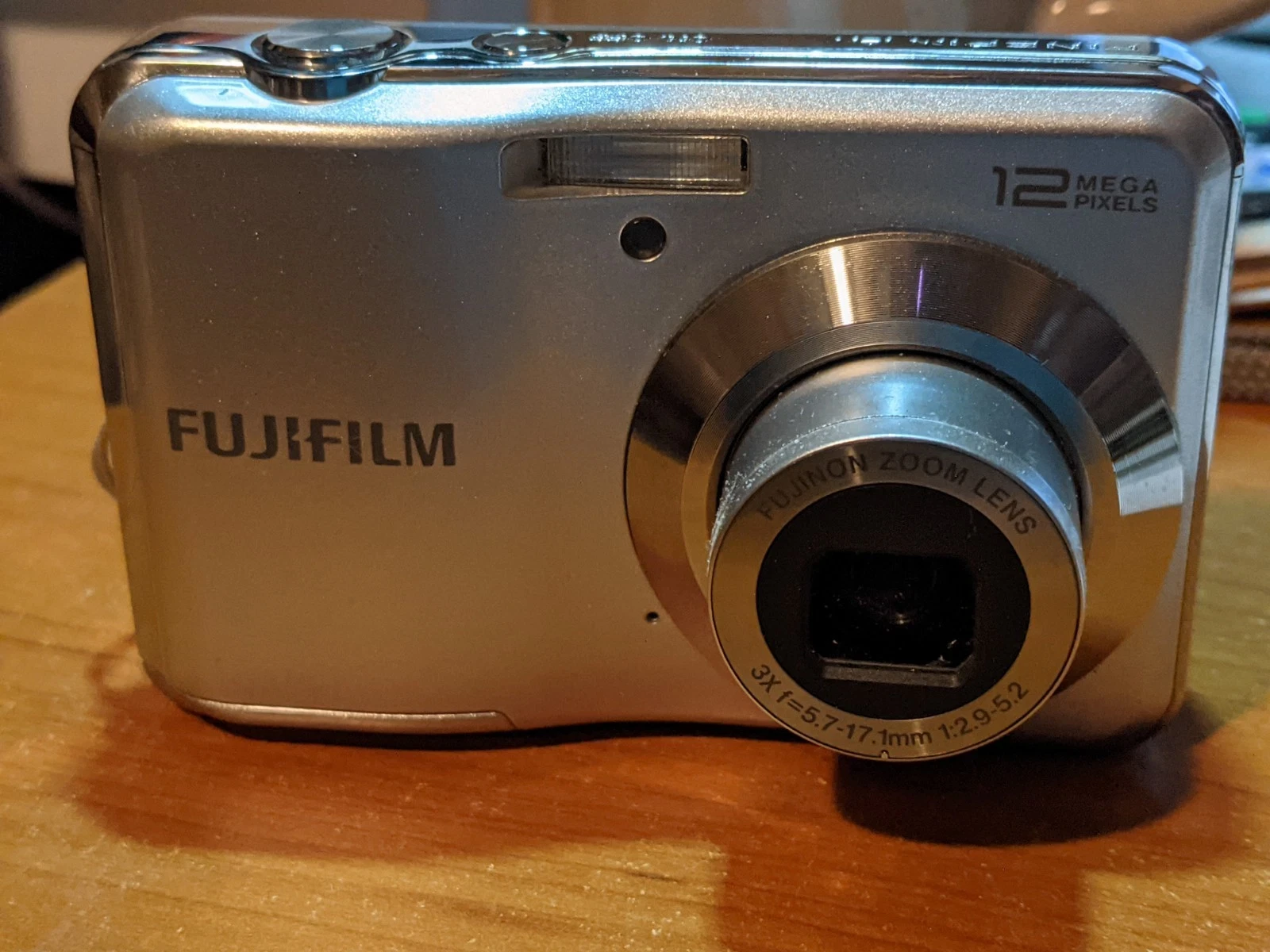 Fujiflm FinePix AV130 12.0MP Digital Camera Silver w/CAS3