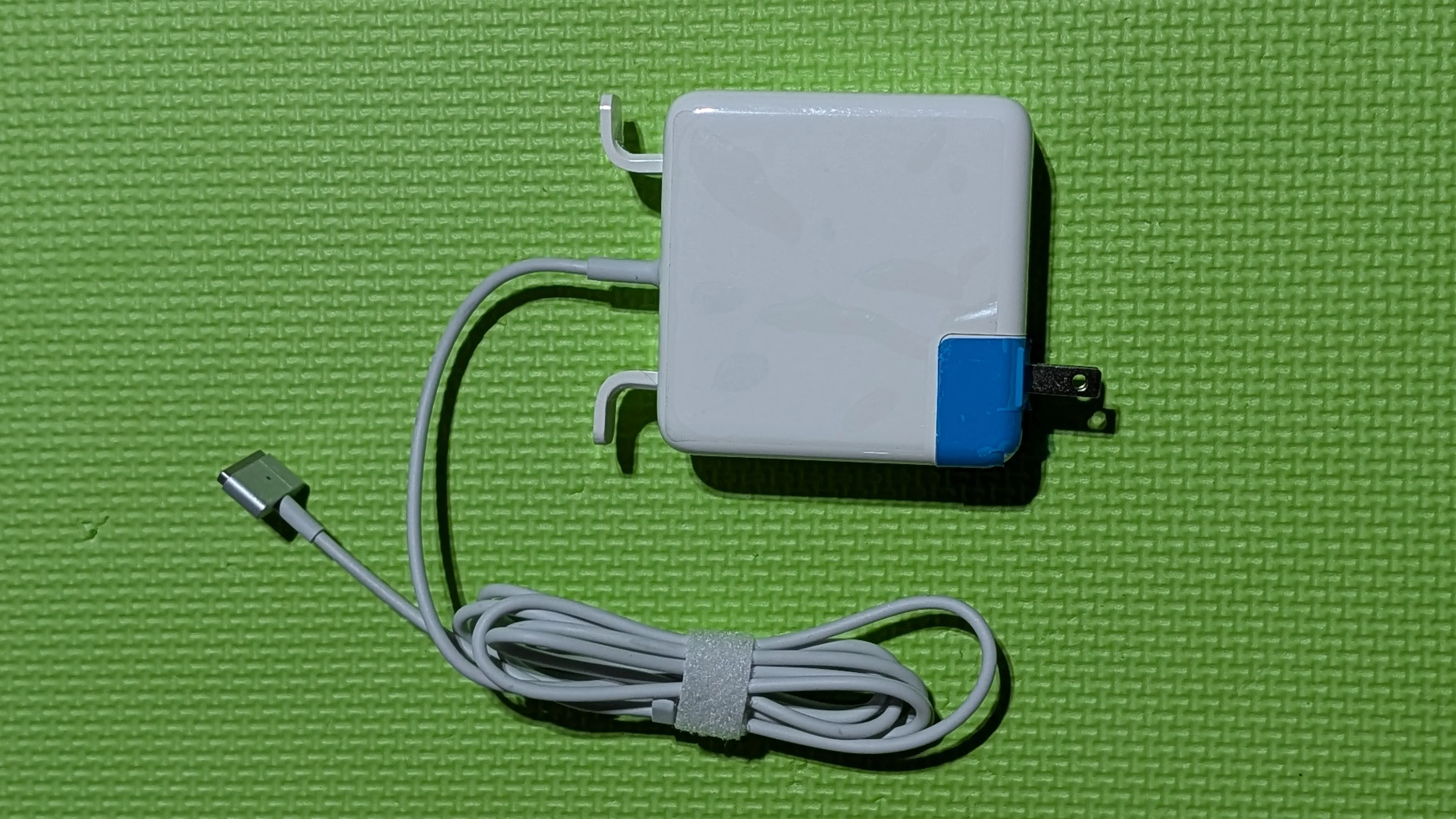 MacBook Pro Charger - 85W T-Tip Power Adapter image indicator(2)