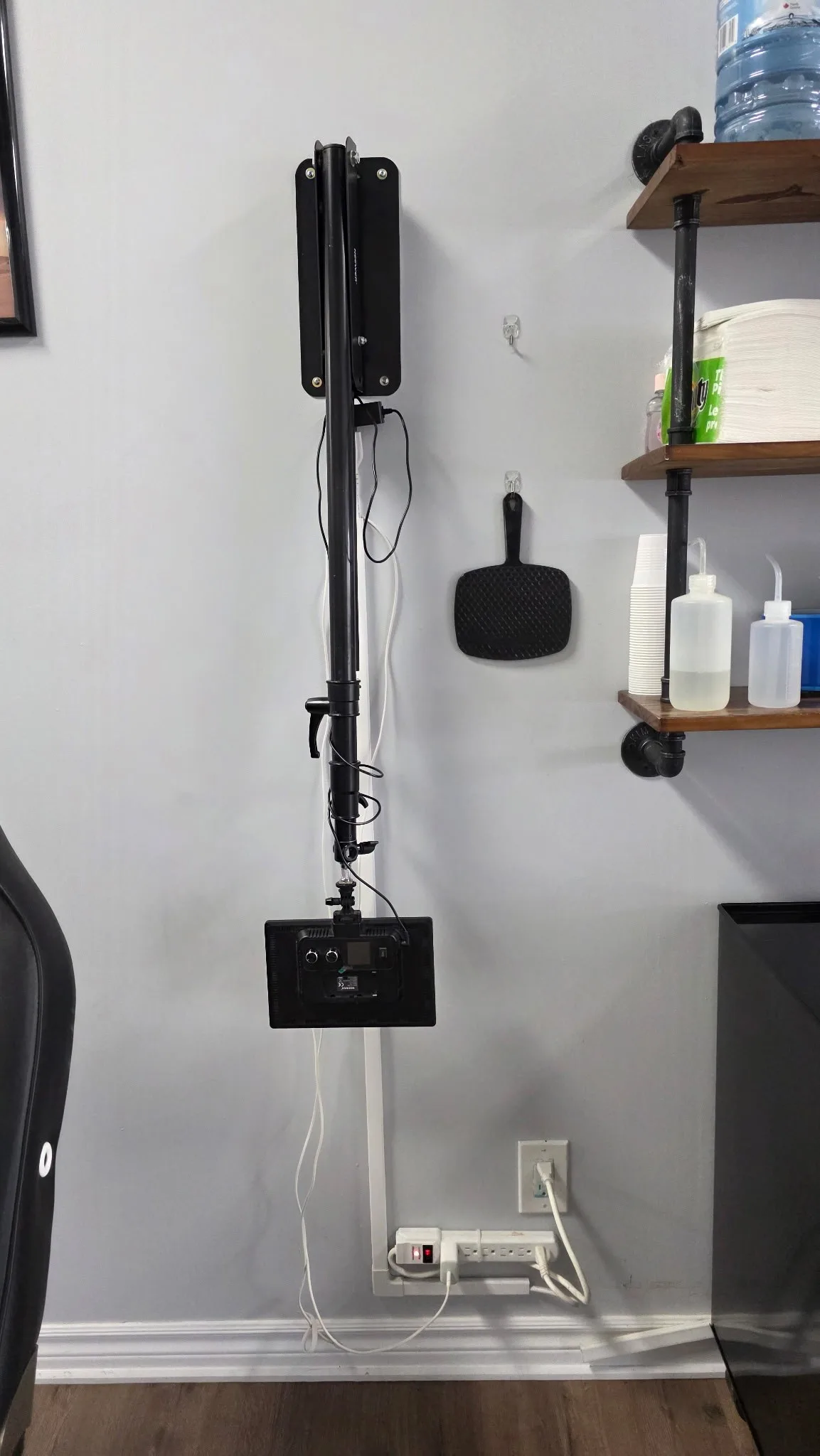 Flat Panel Lights + Wall-Mount Boom Arms image indicator(4)