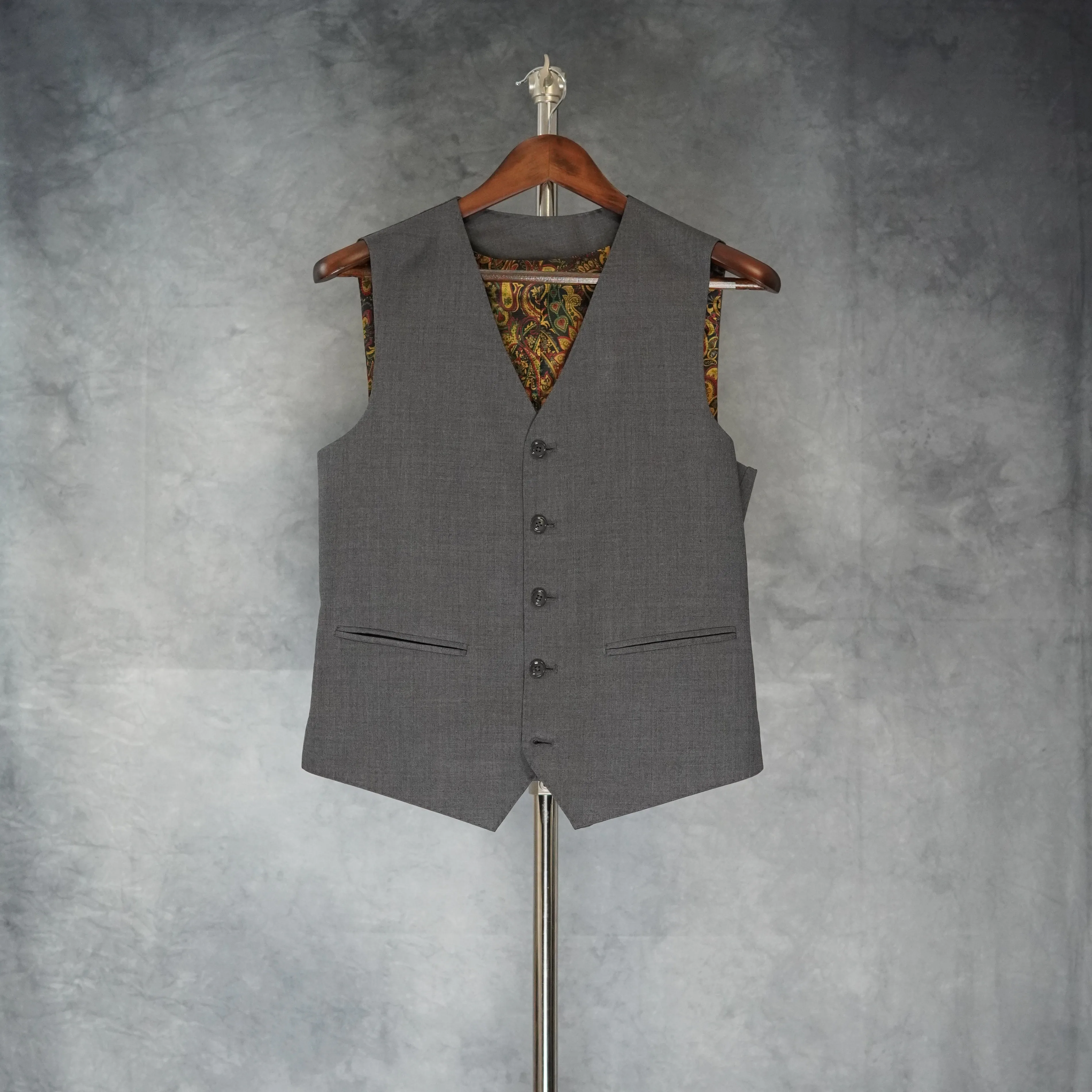 Custom 3-Piece Grey Suit by Modello Bespoke – Lazori Collection image indicator(4)