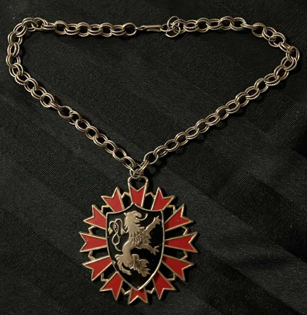 Necklace Lion Pendent - 18 Inches