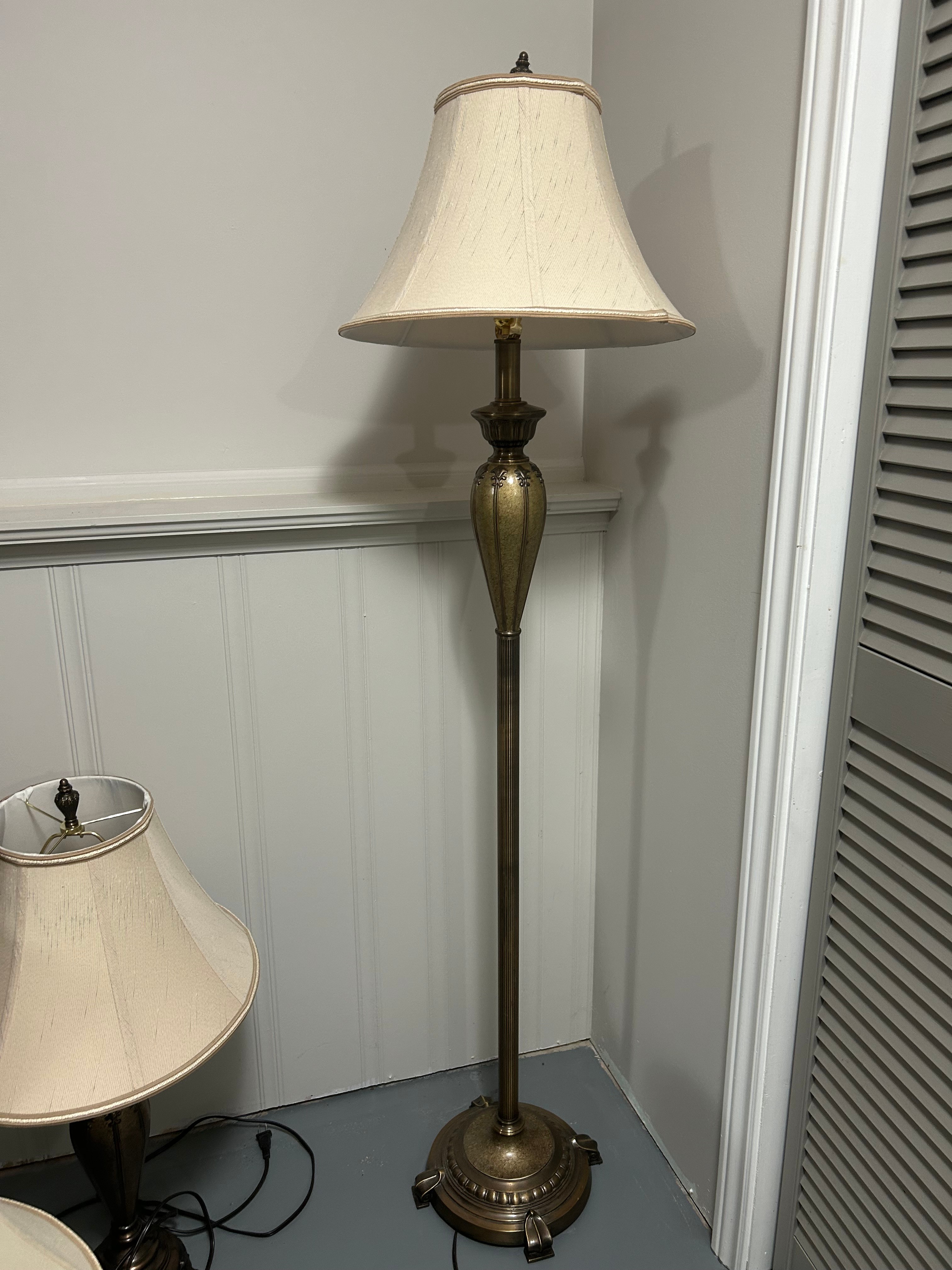 SET: Two beside lamps & Matching floor lamp - photo 3