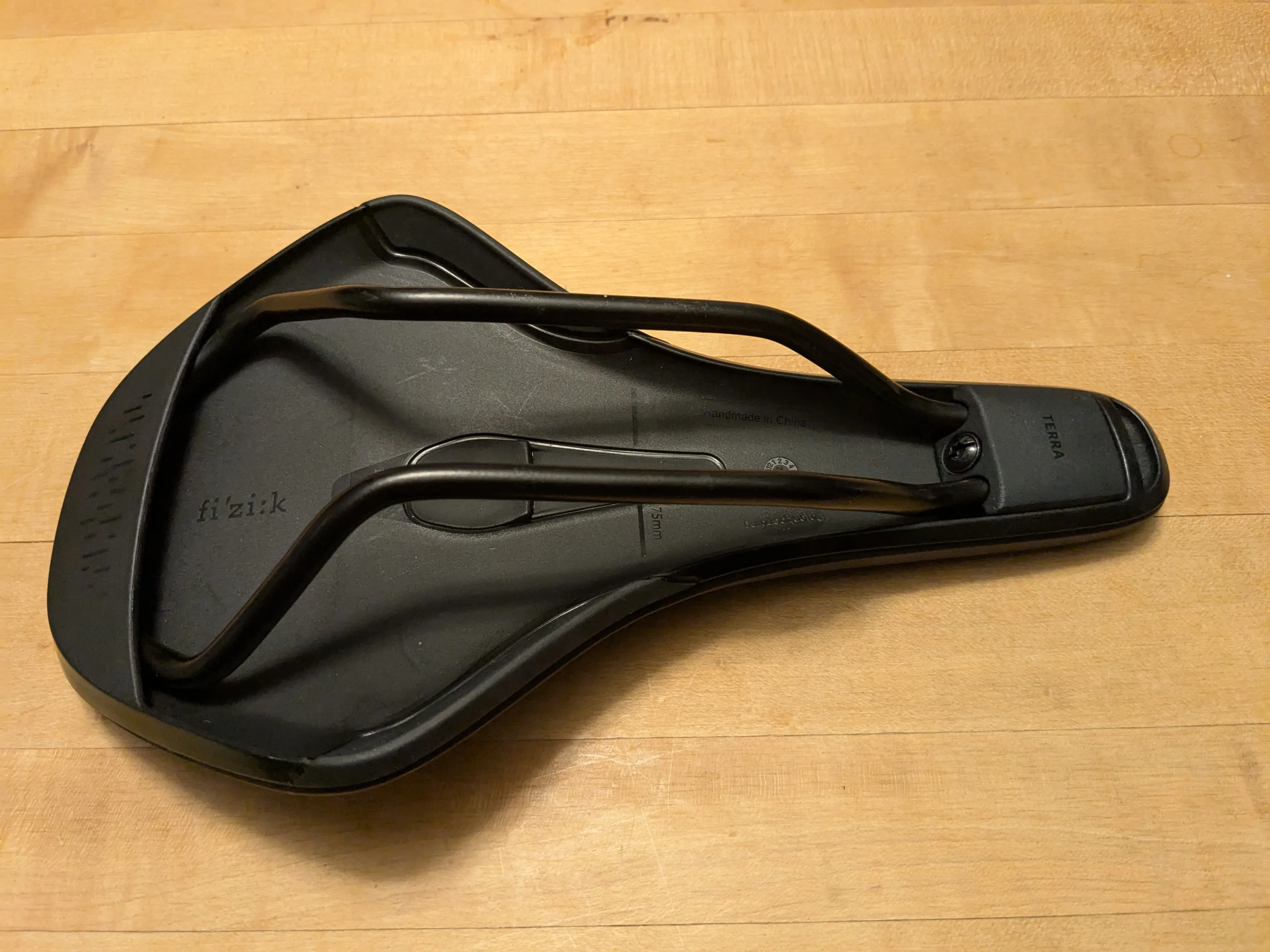Brand new Fizik Terra Ridon X5 bike saddle, never ridden image indicator(2)