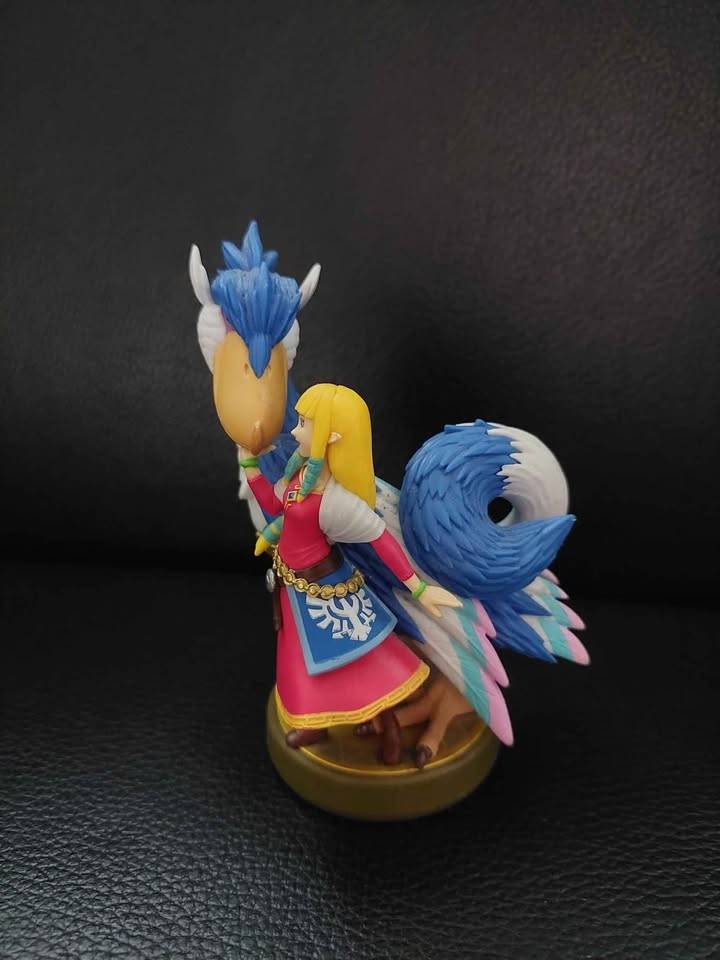 Amiibo Zelda & Loftwing (Nintendo Switch) figure - photo 5