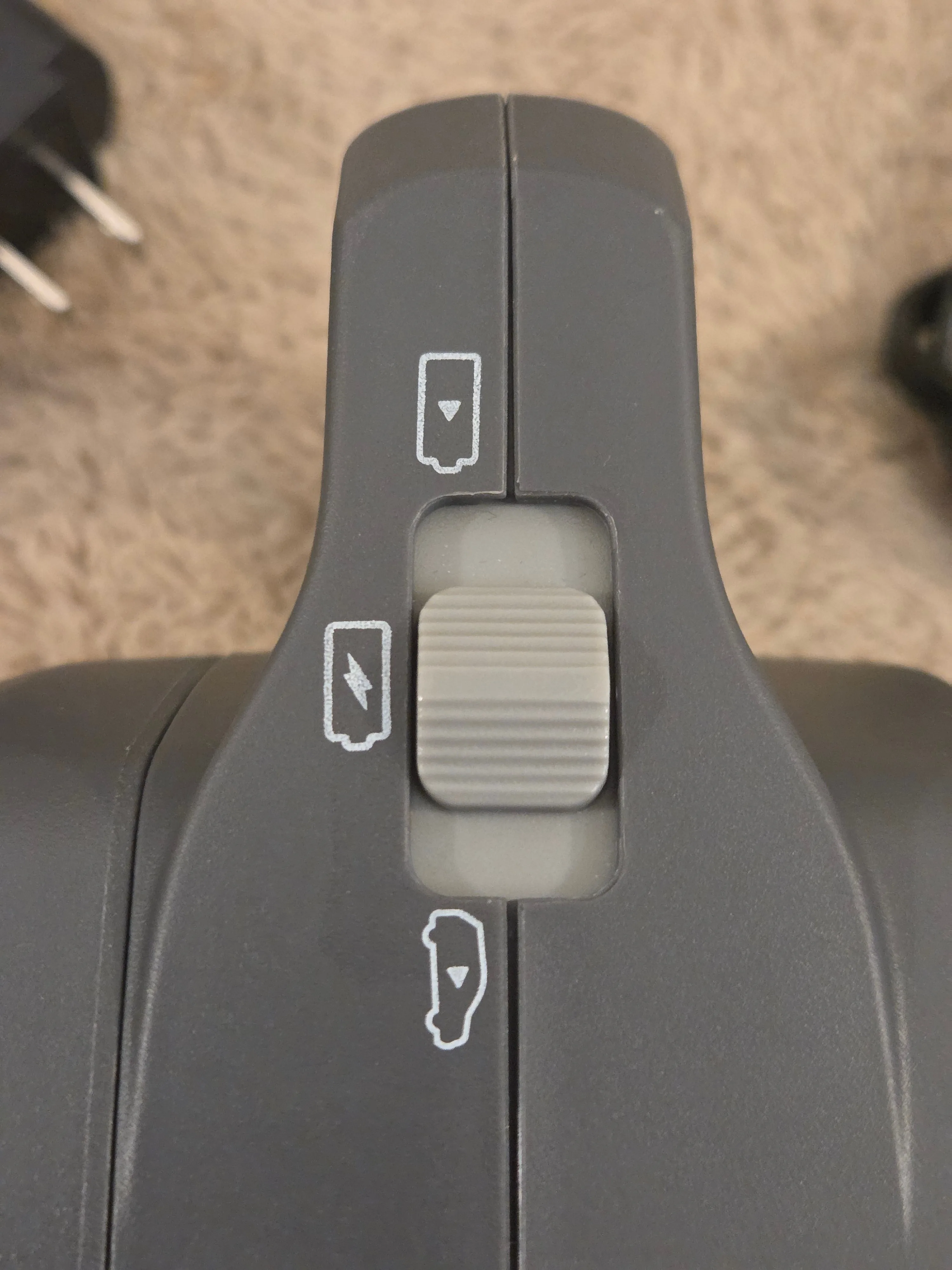 Intex Quick-Fill 12-R Rechargeable Air Pump, 110-120V image indicator(10)