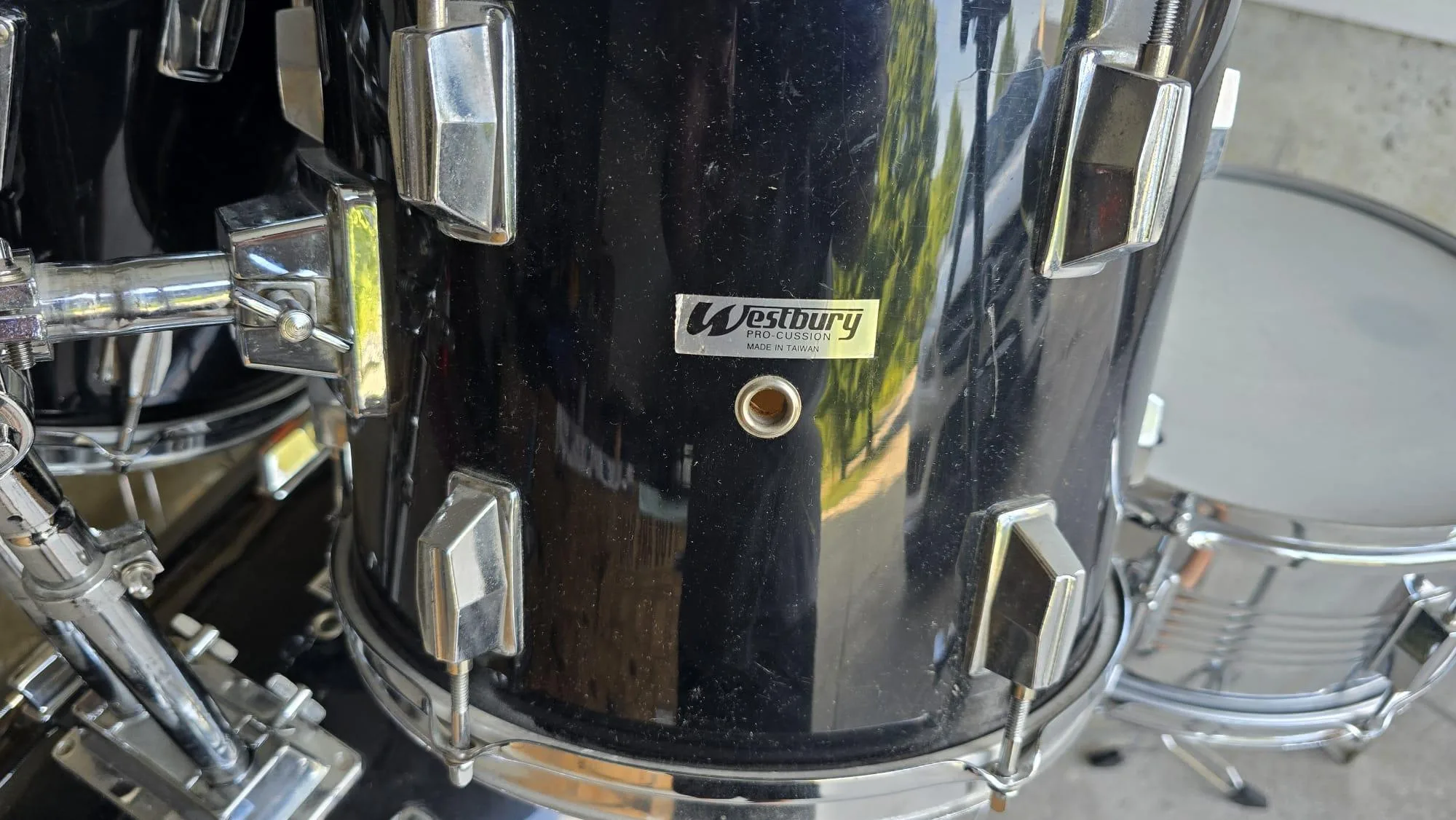 5 piece Westbury Drumset image indicator(5)