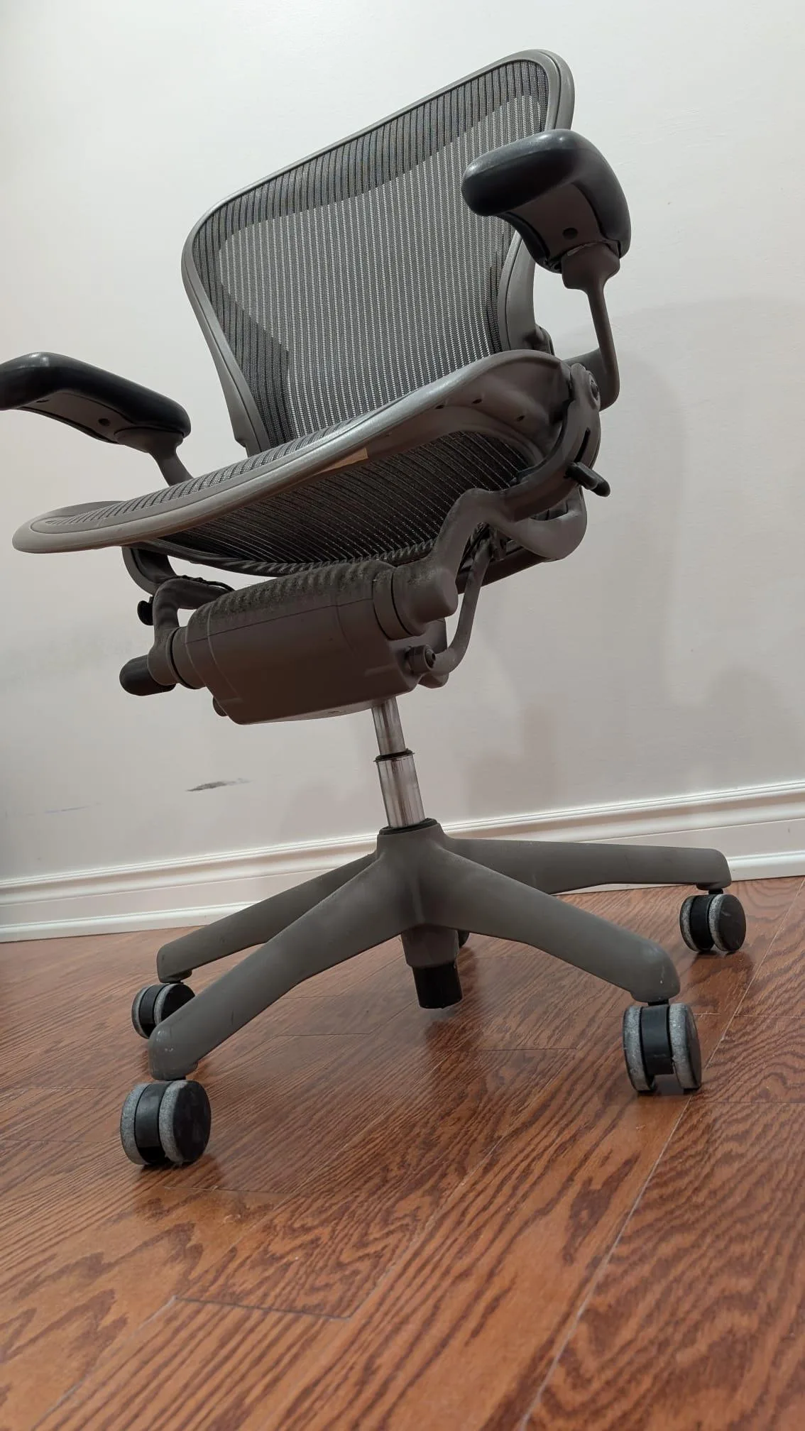 Herman Miller Aeron Office Chair - Graphite image indicator(5)