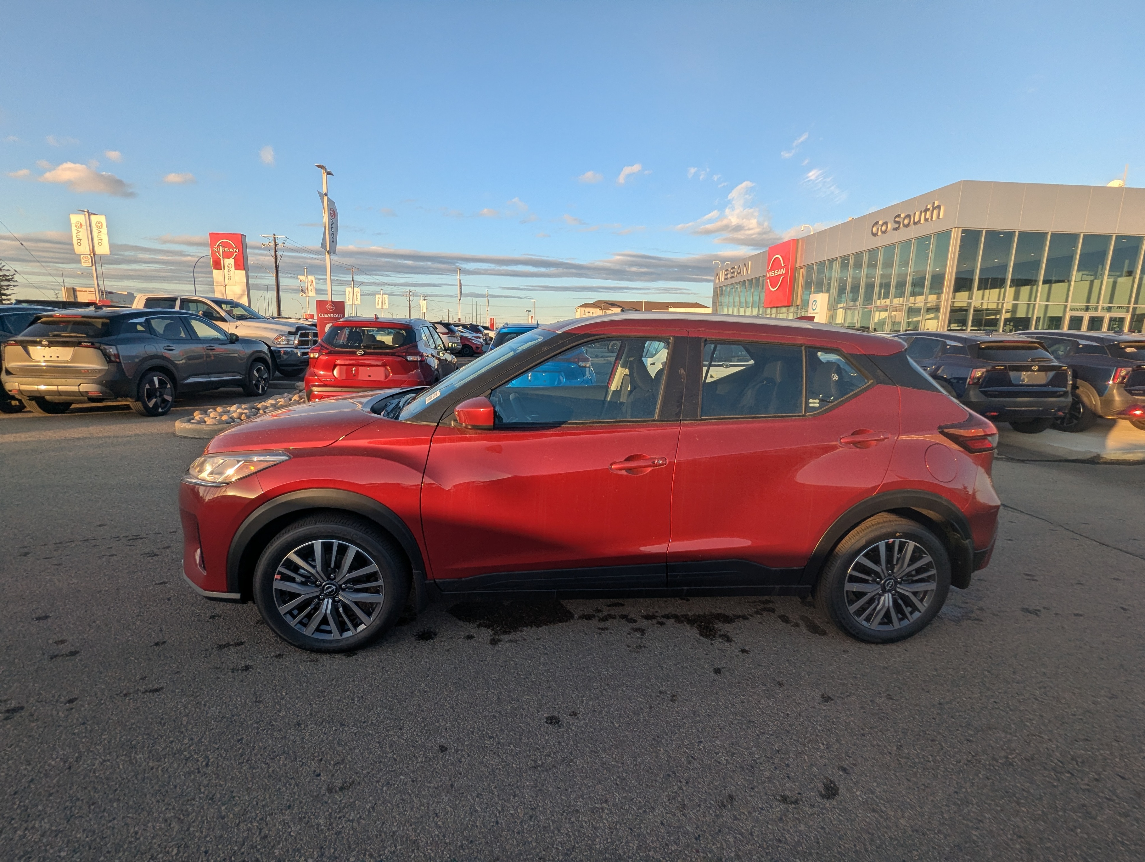 2025 Nissan Kicks Play SV - photo 2