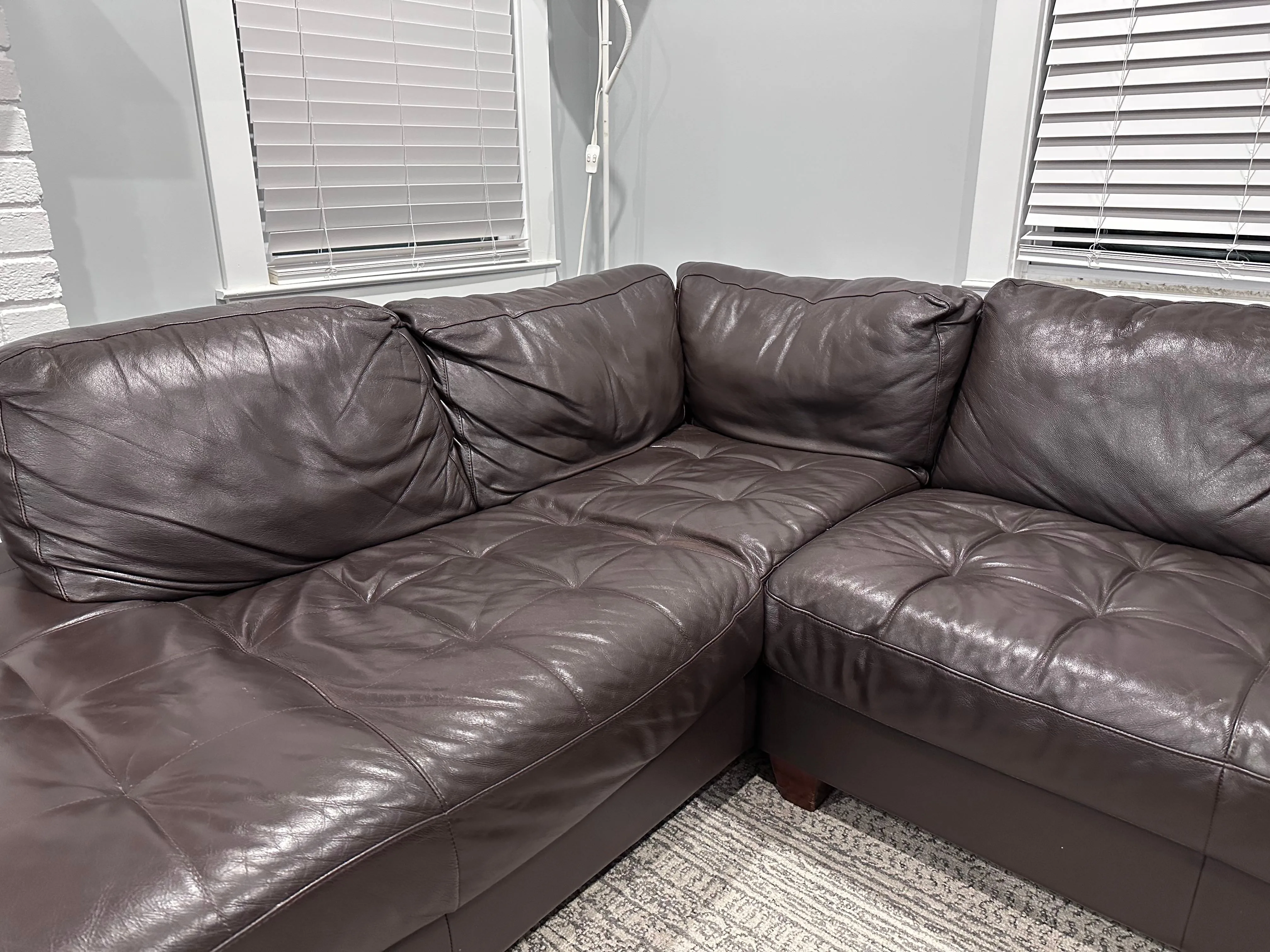 L-Shaped Leather Sofa image indicator(5)