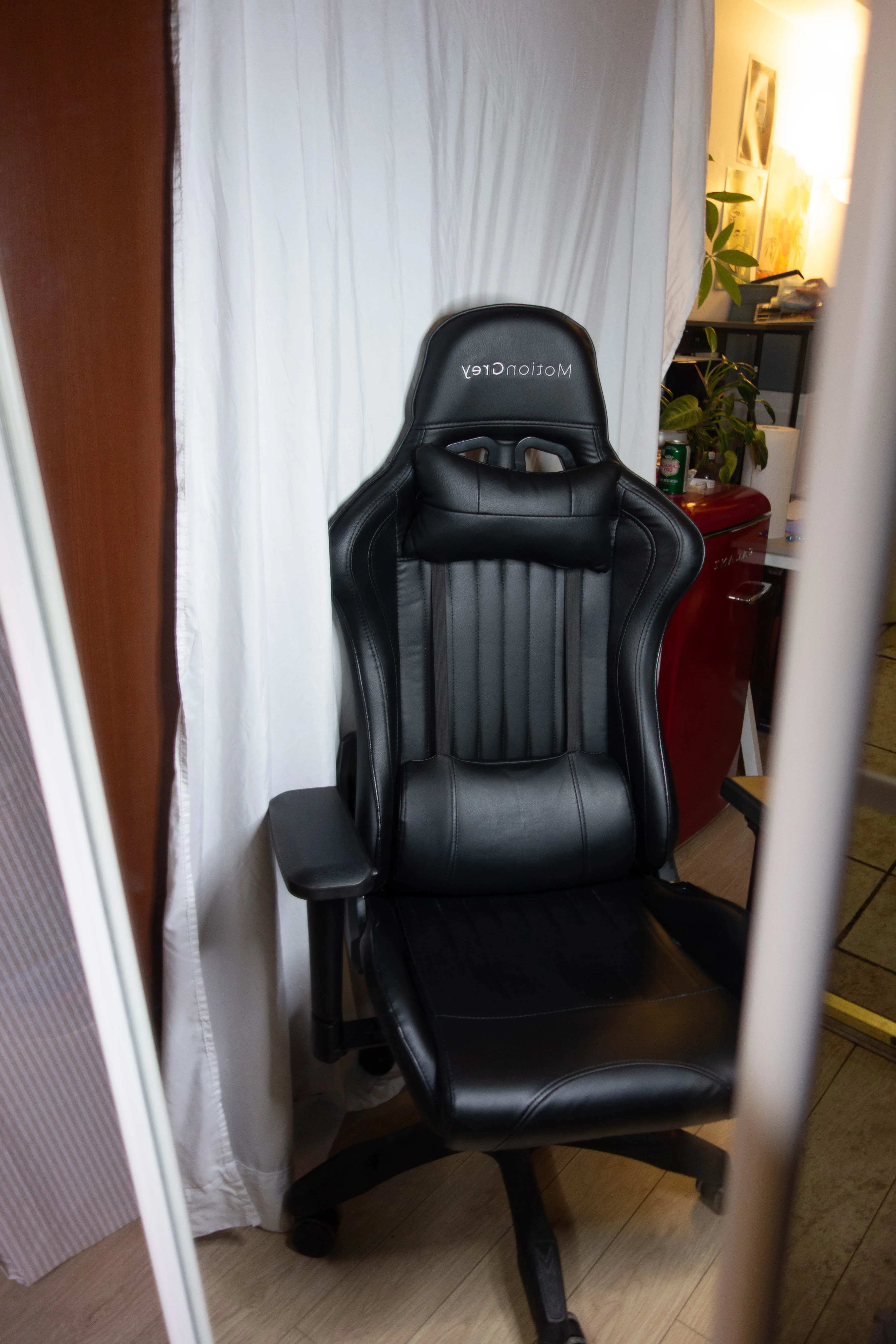 MotionGrey Enforcer Gaming Chair image indicator(2)