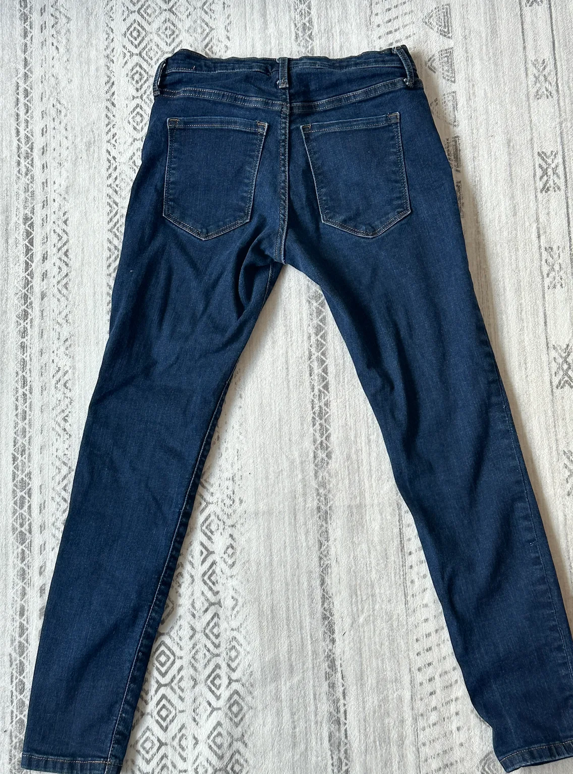[closet cleanout] - BANANA REPUBLIC jeans image indicator(2)
