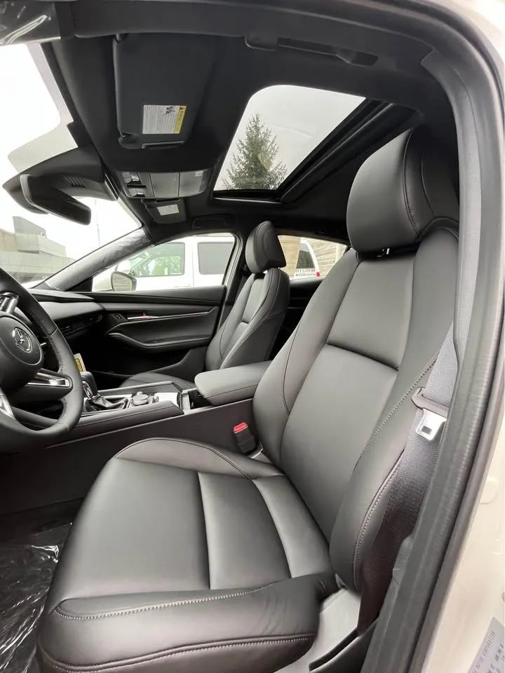 Mazda 3 Hatchback image indicator(3)