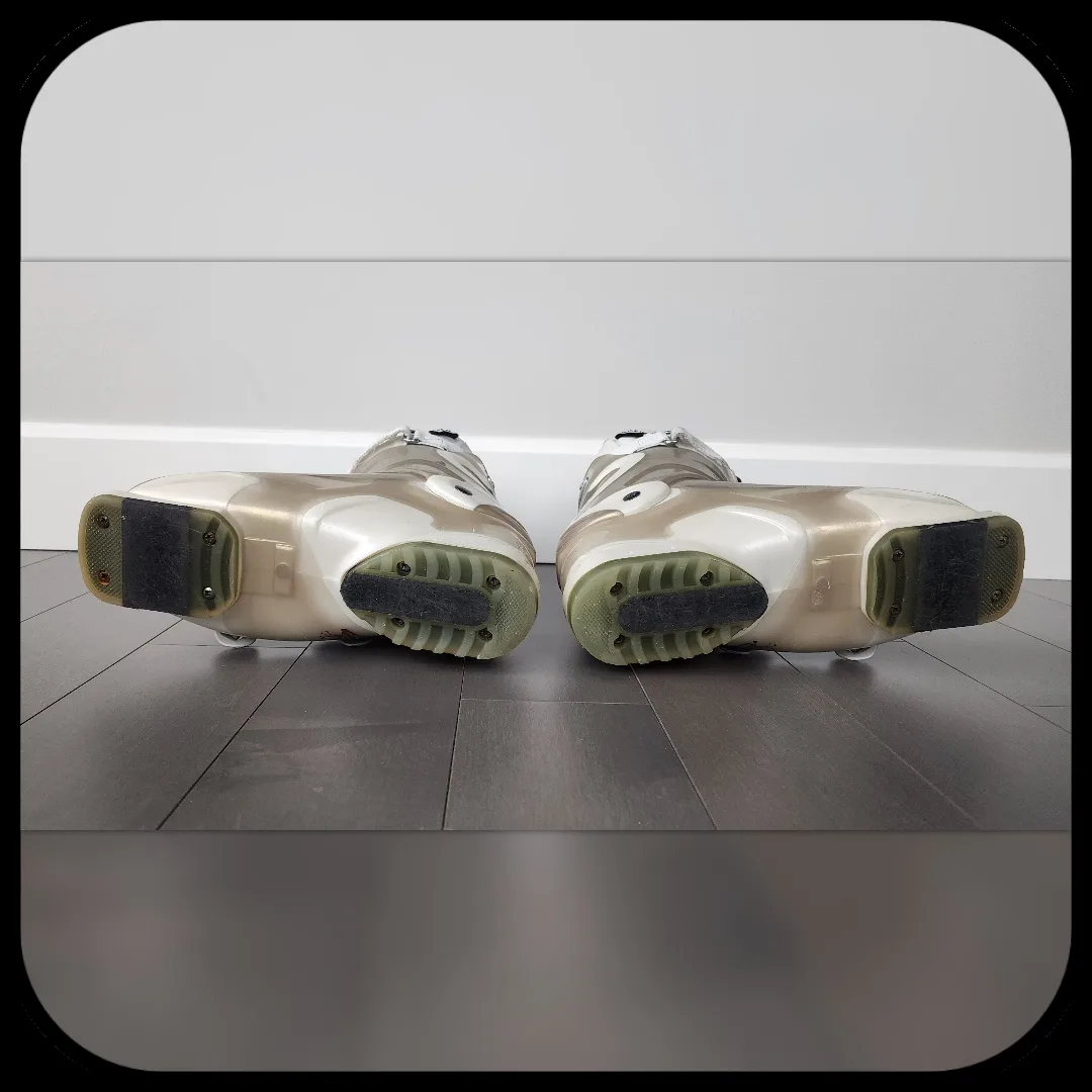 ROSSIGNOL Xena 10 Womens Ski Boot (Mondo SIZE 24 - 24.5) image indicator(5)