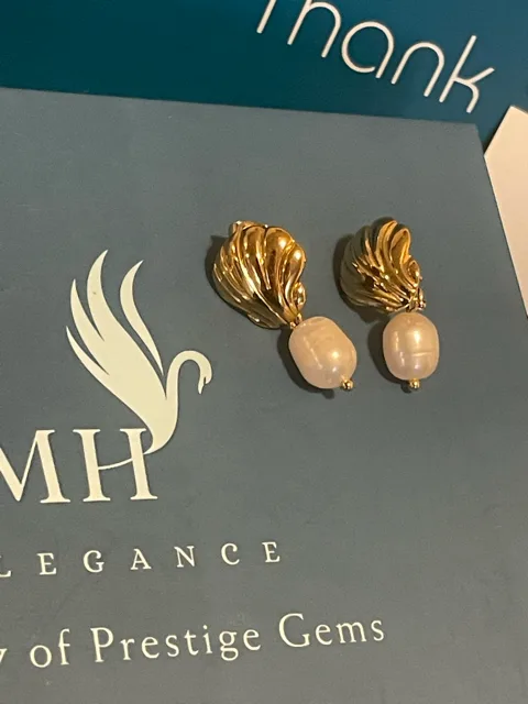 18k Gold Plated Glam Shell Earrings image indicator(2)