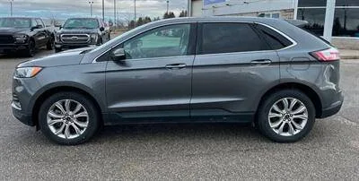 2024 Ford Edge Titanium Moonroof AWD image indicator(4)