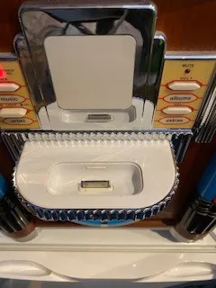 Crosley iJuke Jukebox Apple iPod iPhone Music Player w Lights image indicator(3)