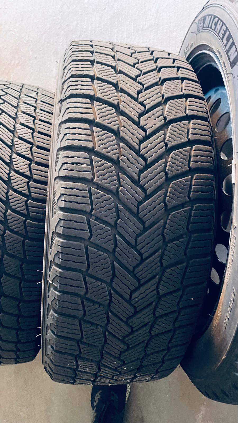 4 Michelin Xice snow winter tire on steel rim. 215/50 R17 - photo 5