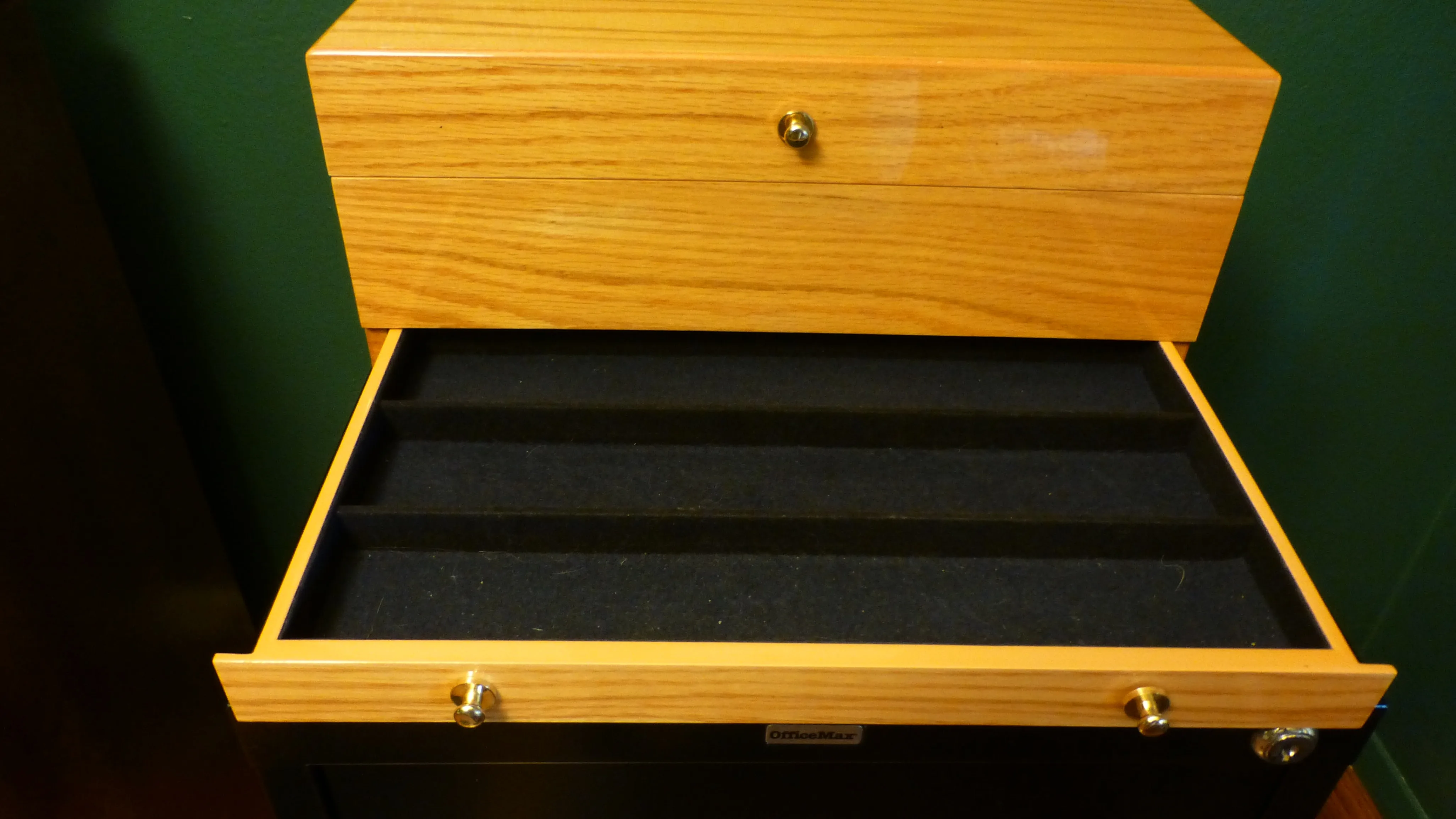 Jewelry Chest image indicator(7)