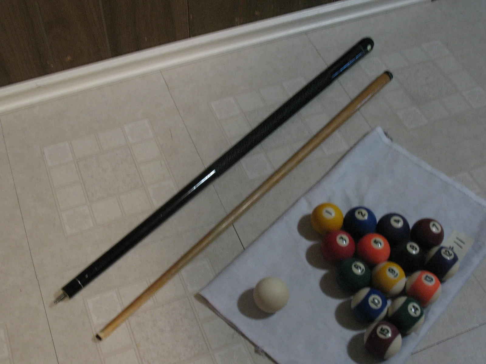 Billiard Balls and Cue image indicator(7)