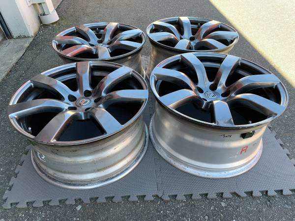 Set of Nissan GTR 20X9.5/10.5 Forged Rays Eng rims in good cond - photo 3