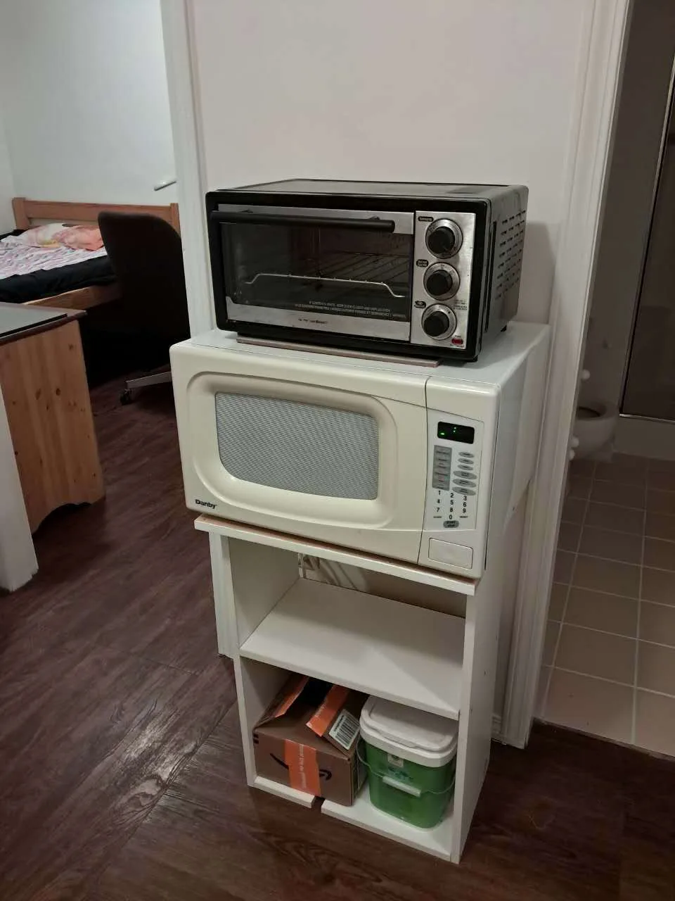 Furnished townhouse room in Richmond BC (General Currie Road) image indicator(5)