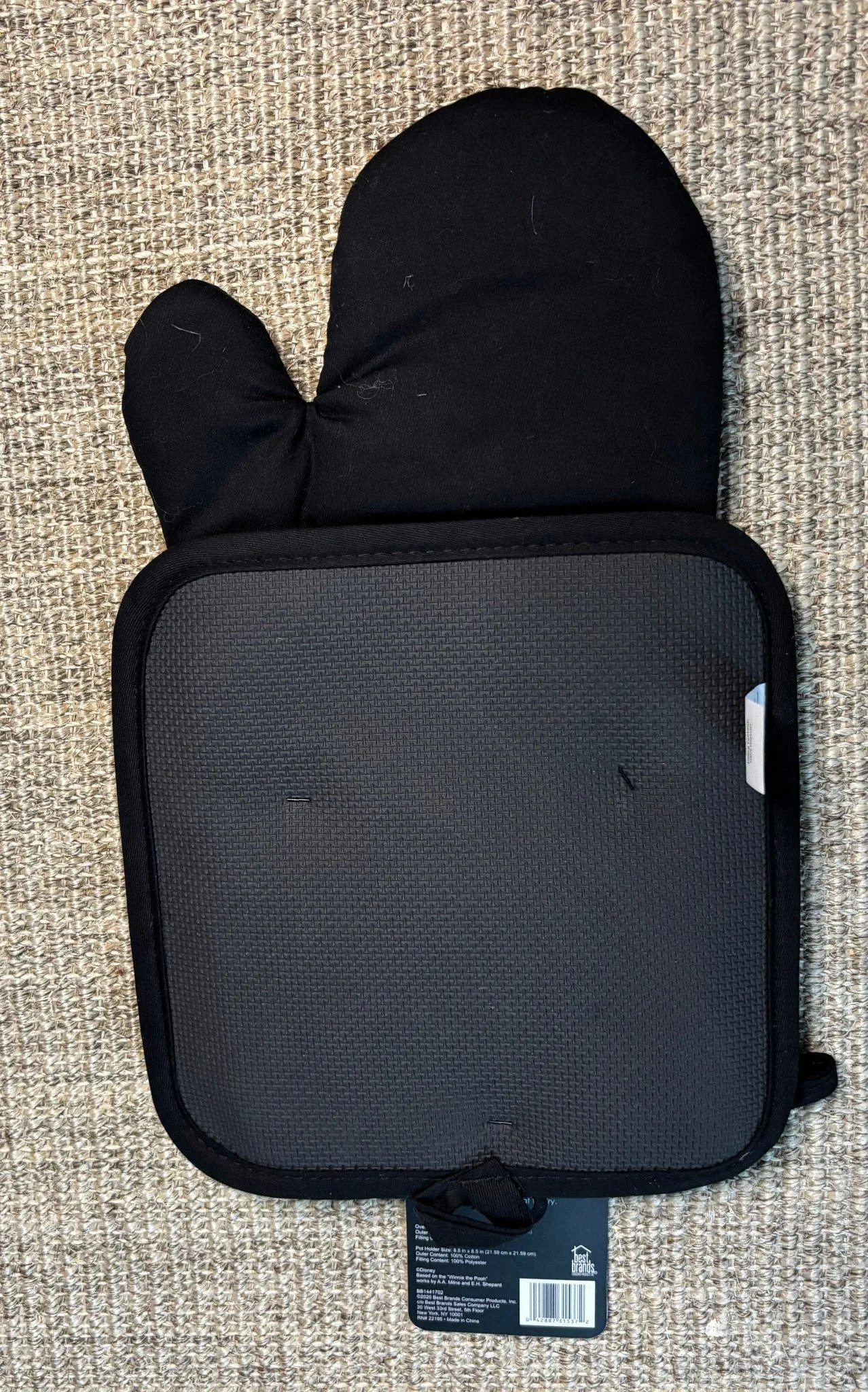 Winnie The Pooh Oversized Oven Mitt and Pot Holder image indicator(3)