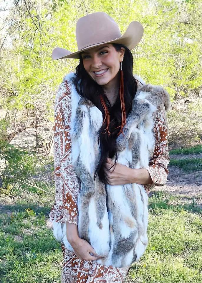 Womens size M Fur Vest - photo 2