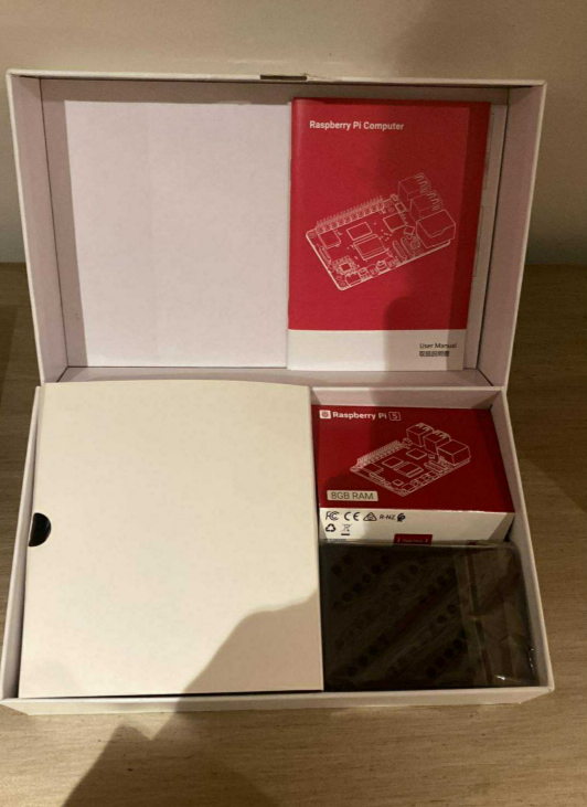 Raspberry Pi 5 Model - 8GB RAM Starter Kit 64-bit - photo 2