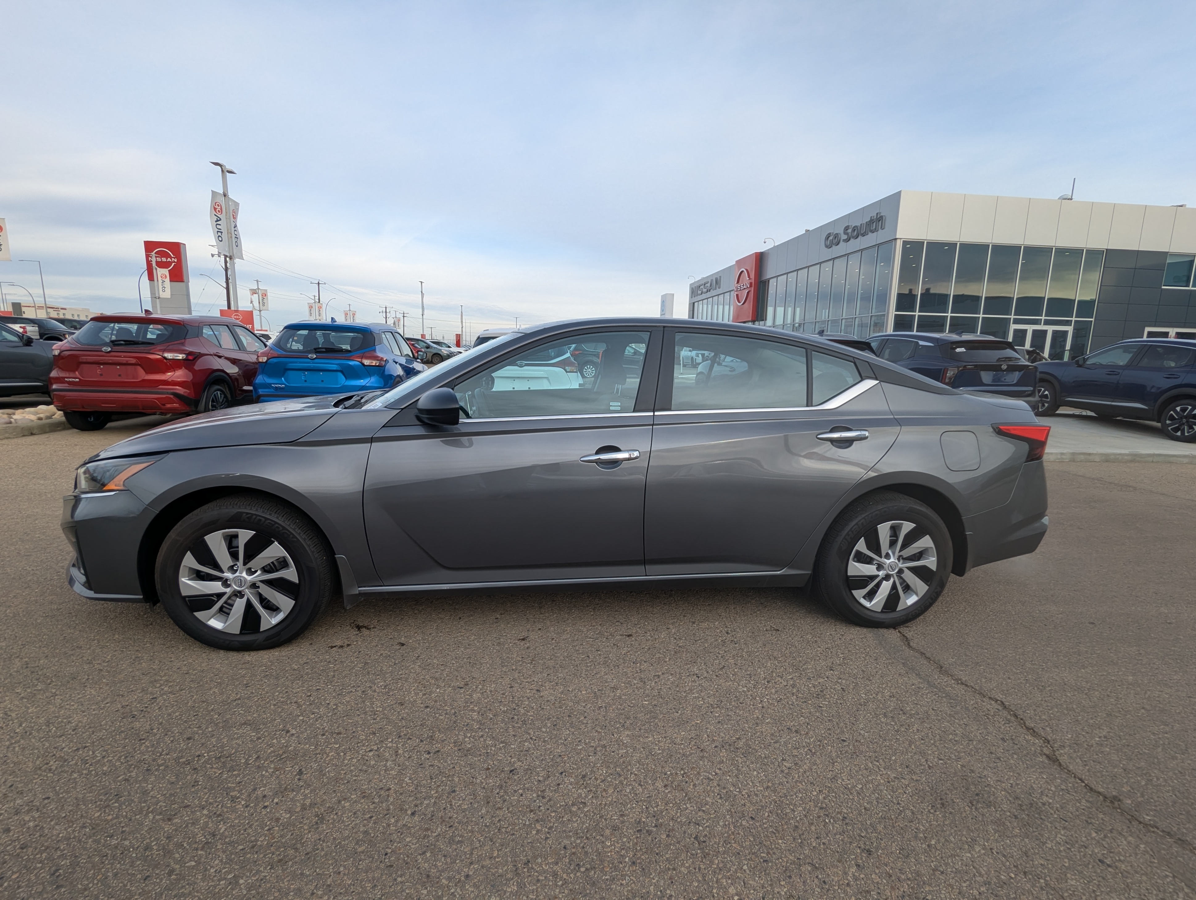 2025 Nissan Altima S - photo 2