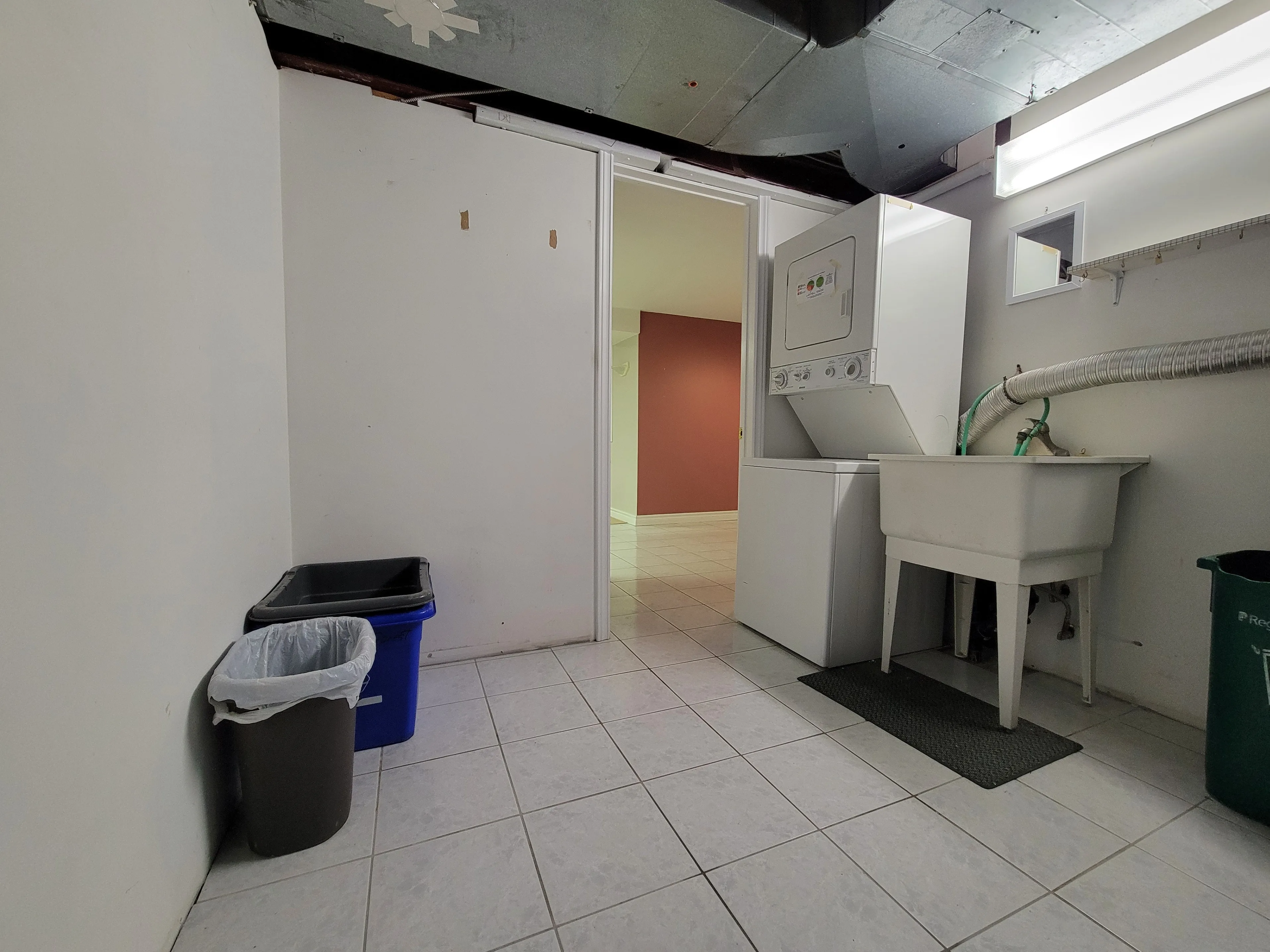 1 PRIVATE ROOM WITH PARKING AVAILABLE FROM JAN 1 image indicator(9)