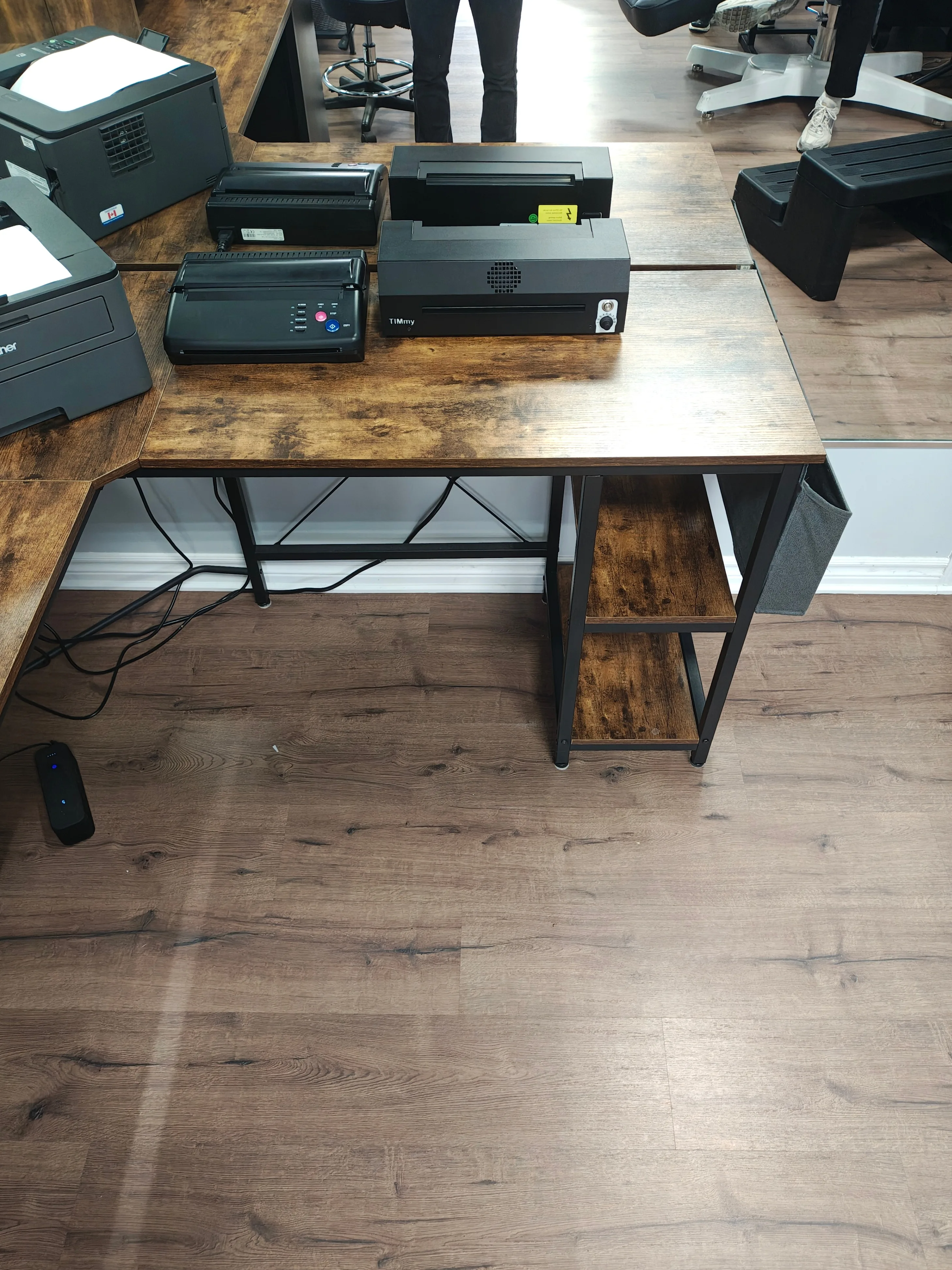 L-Shaped Corner Computer Desk - Spacious Workstation image indicator(2)