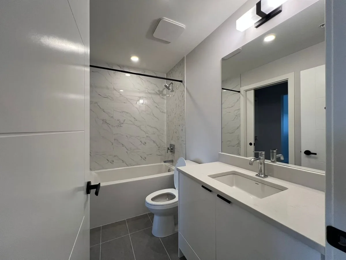 1 bed + den condo for rent image indicator(7)