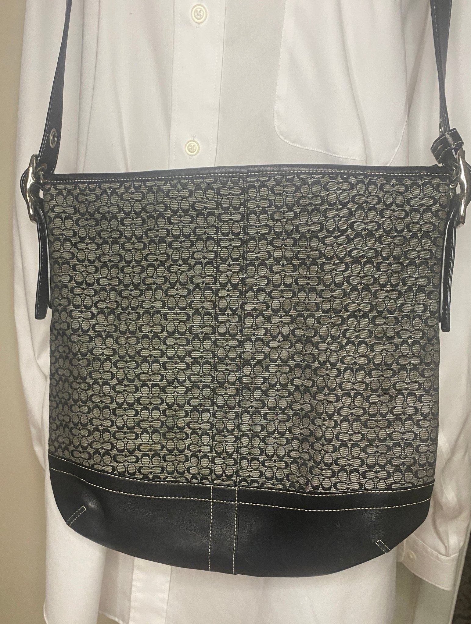 Coach Signature Jacquard Black Gray Crossbody Purse F065-F10416