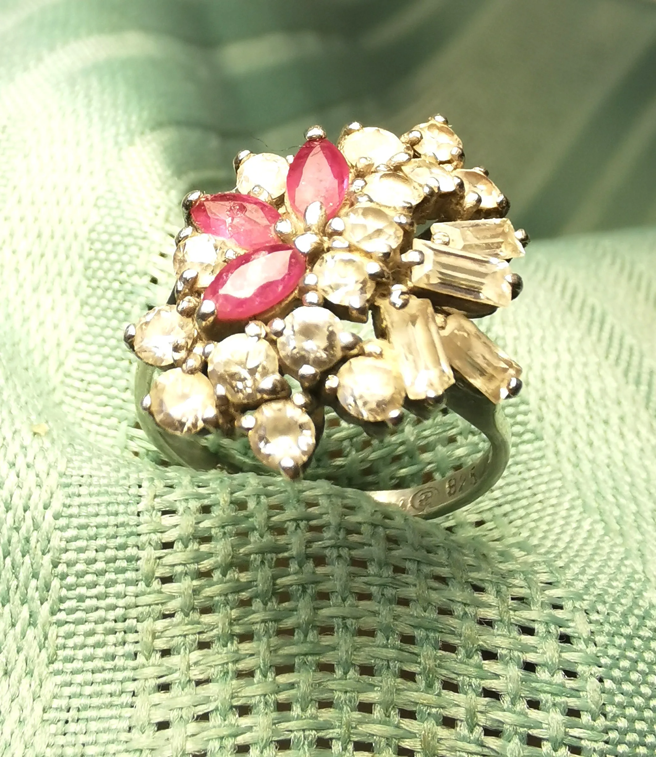 Cocktail Ring Vintage Crafted from 925 sterling silver Starburst image indicator(3)