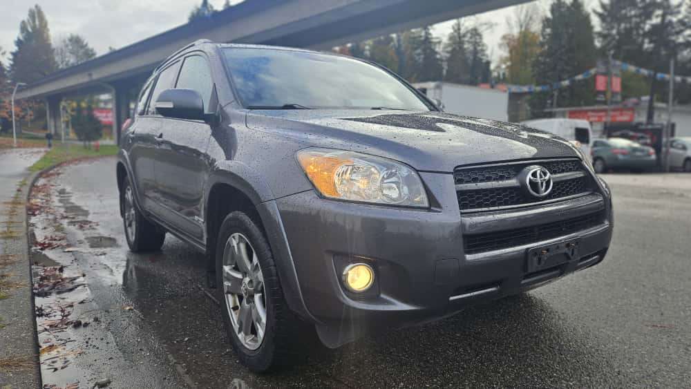2011 Toyota Rav4 4X4, Clean Title - photo 4