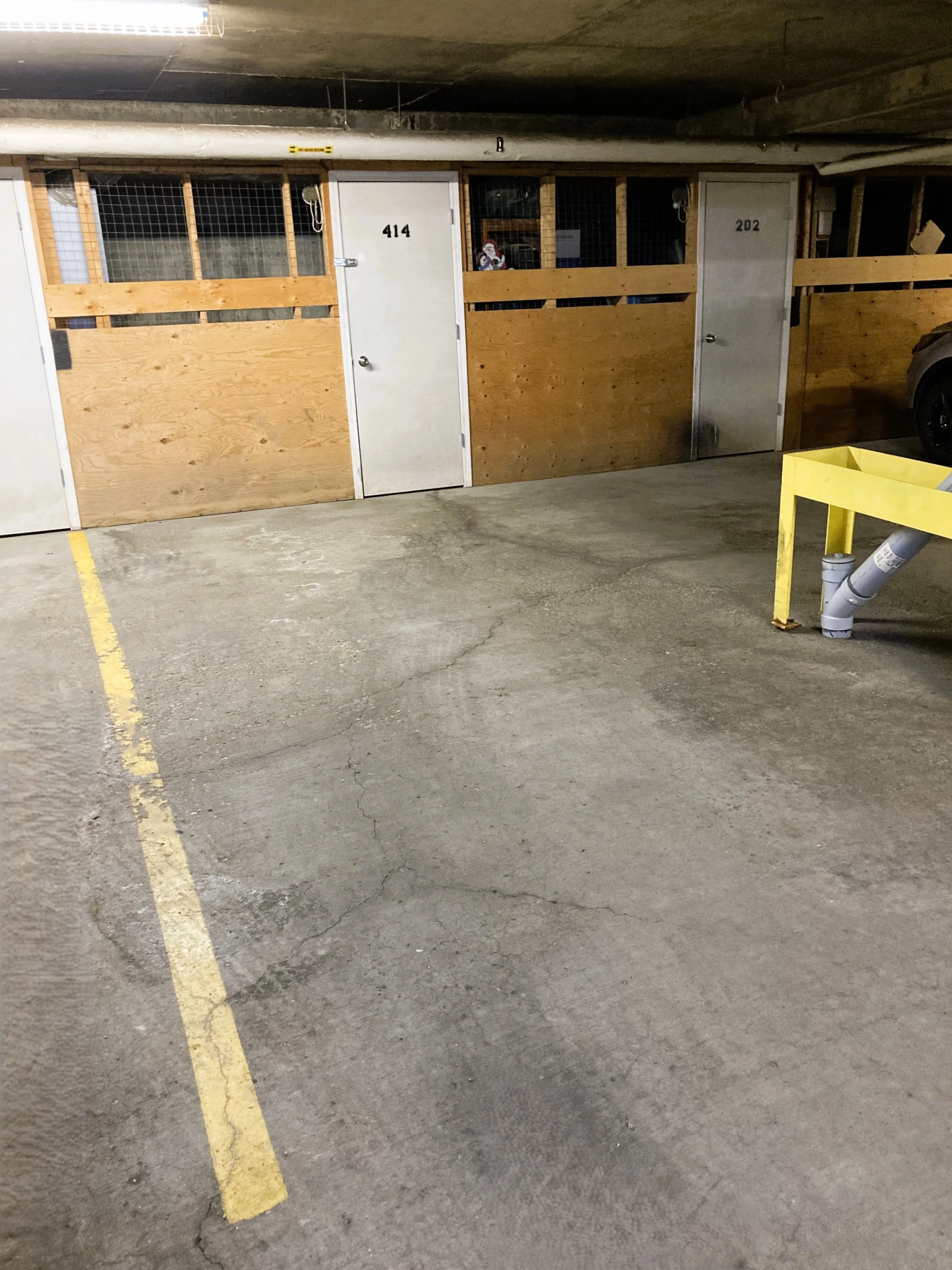 1-Bedroom Apartment Condo in CLAREVIEW image indicator(10)