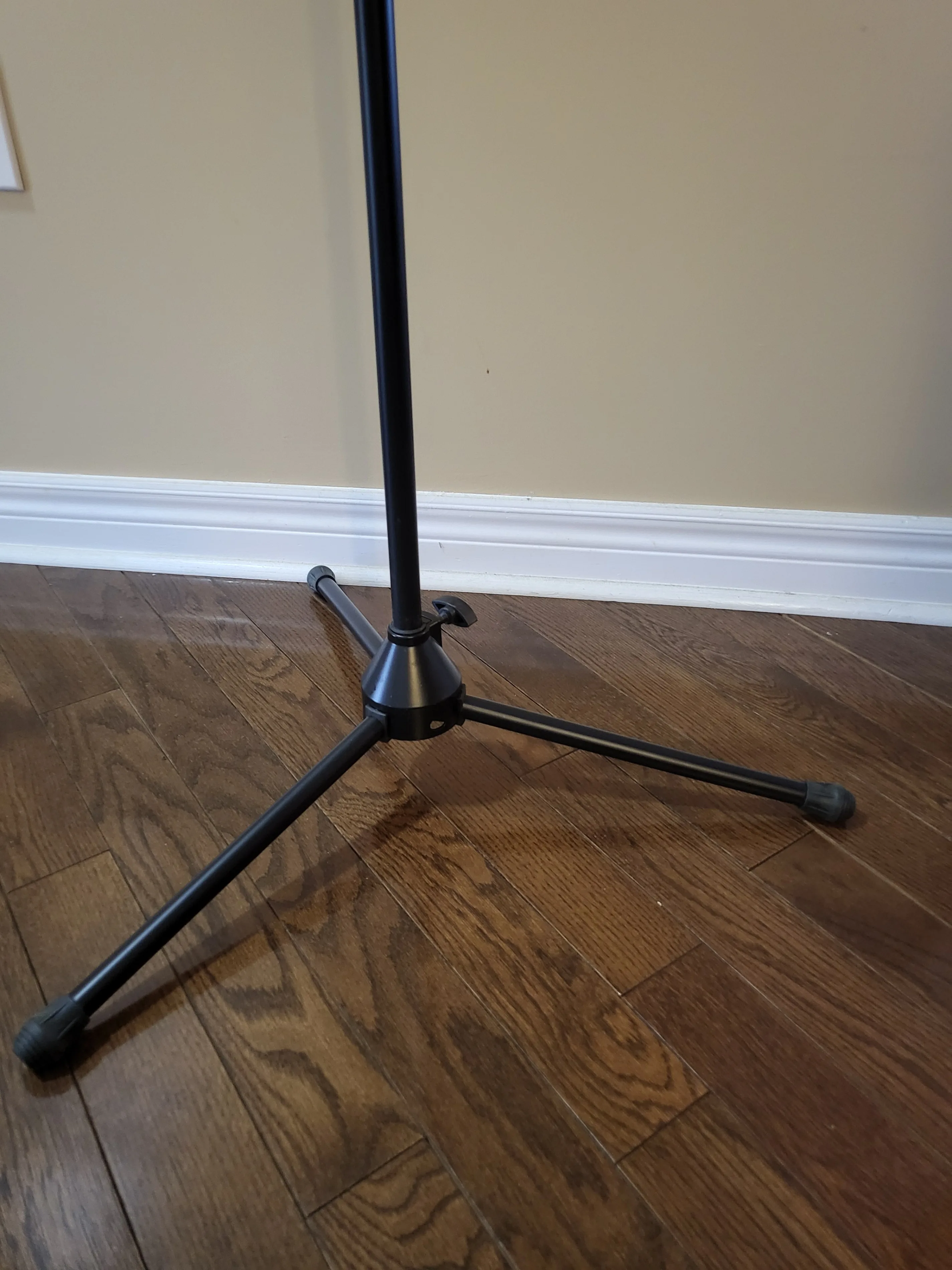 Microphone Stand – Height Adjustable Tripod image indicator(7)