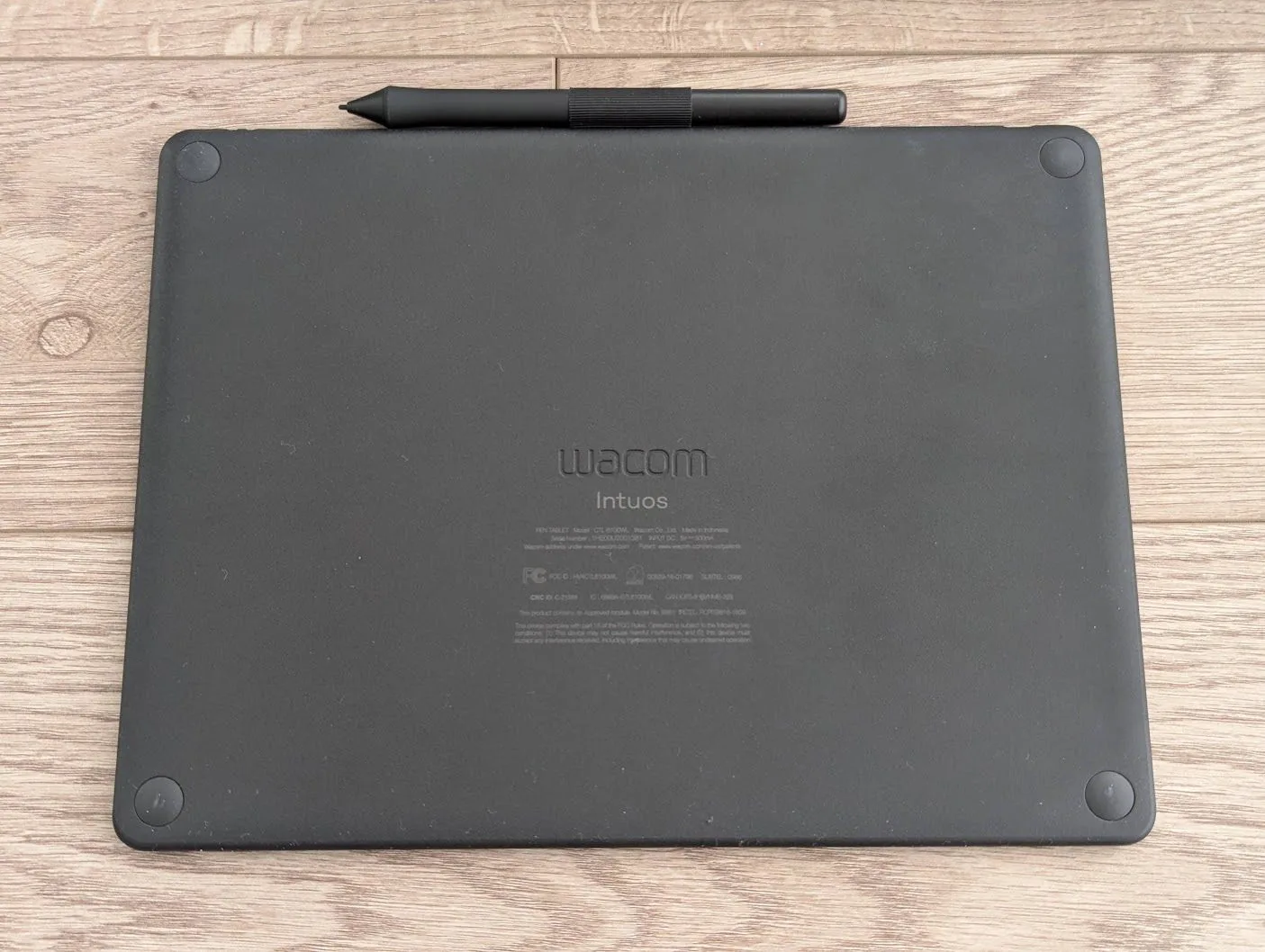 Wacom Intuos Medium 8.5x5.3" Bluetooth Drawing Tablet image indicator(3)